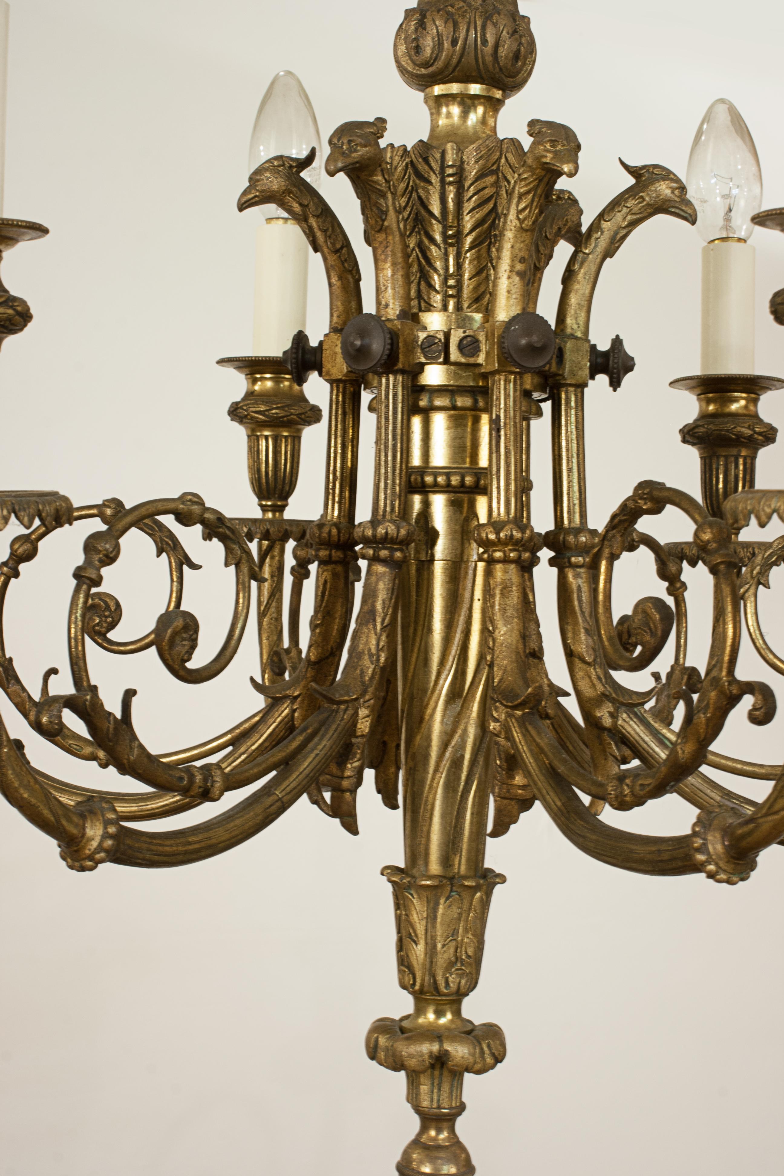 Francese Lampadario antico con sei luci di candela in vendita
