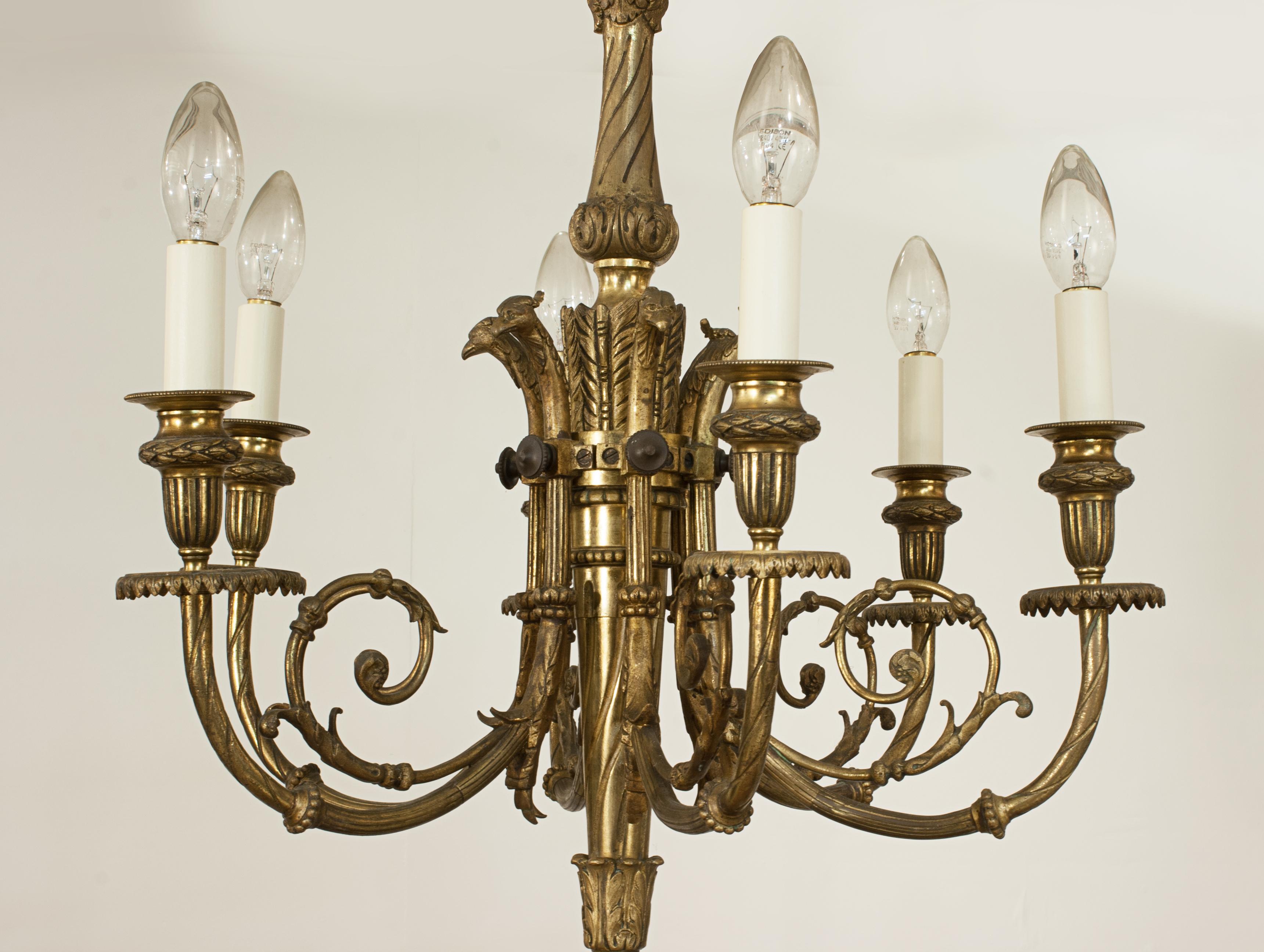 XX secolo Lampadario antico con sei luci di candela in vendita