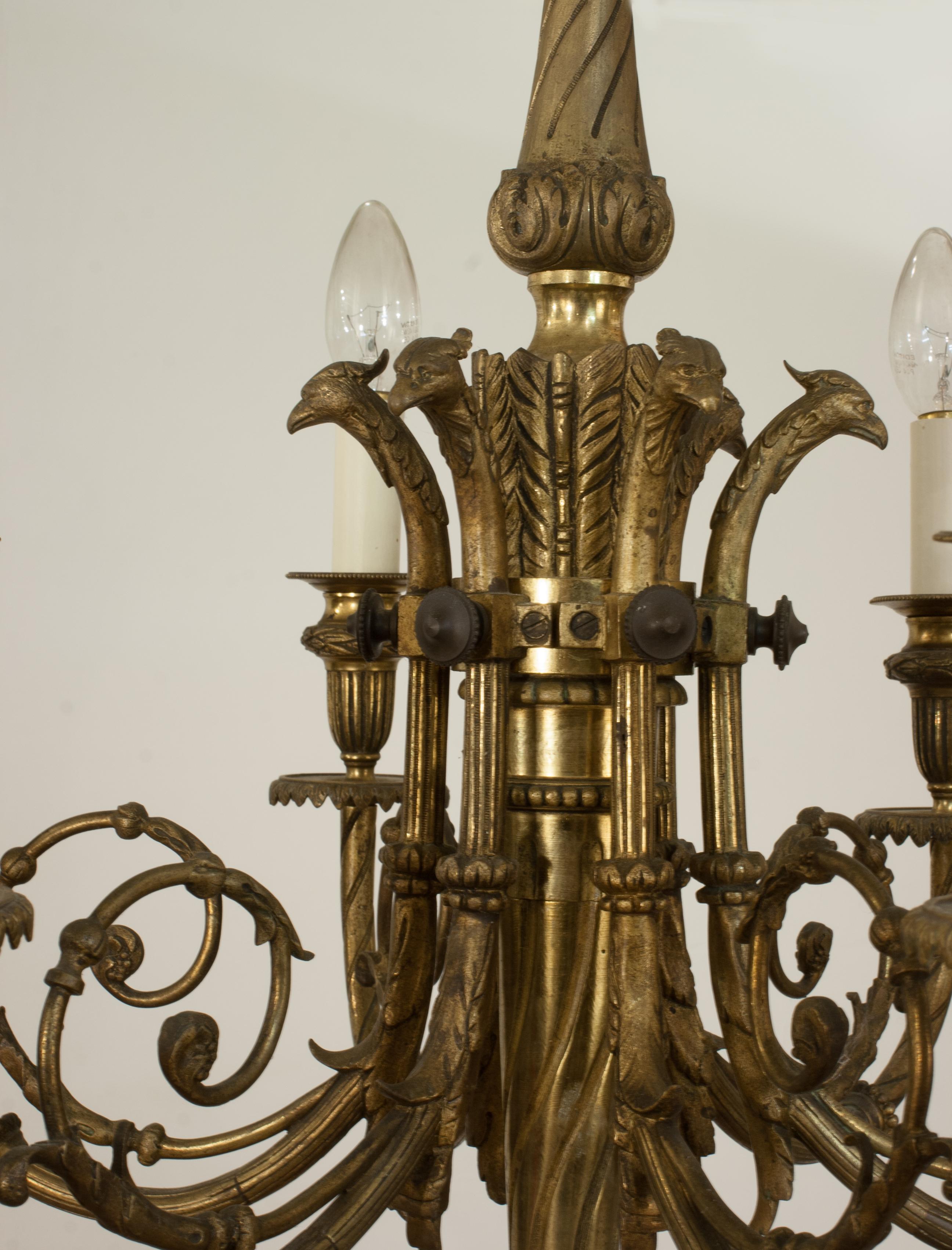 Lampadario antico con sei luci di candela in vendita 1