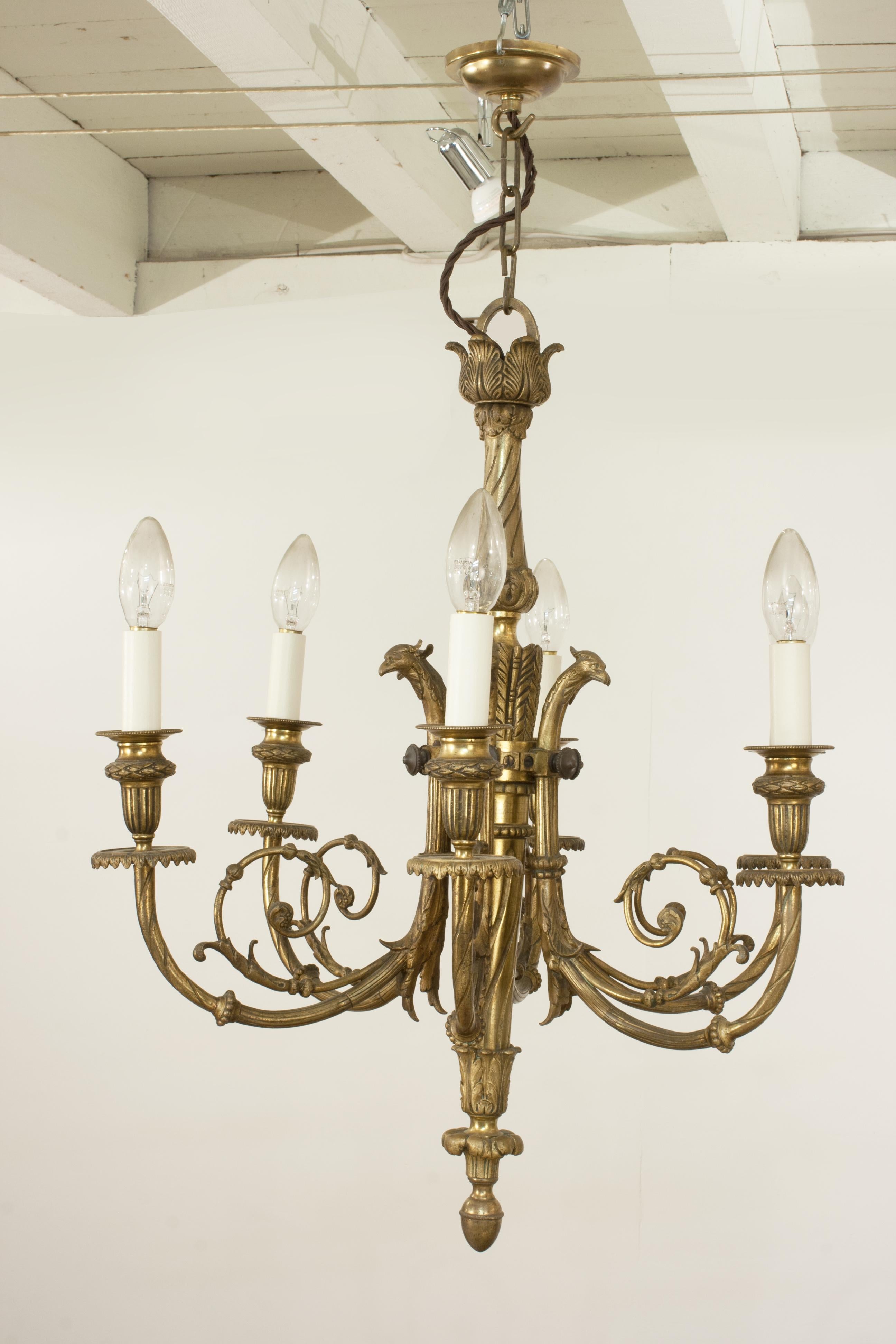 Lampadario antico con sei luci di candela in vendita 3