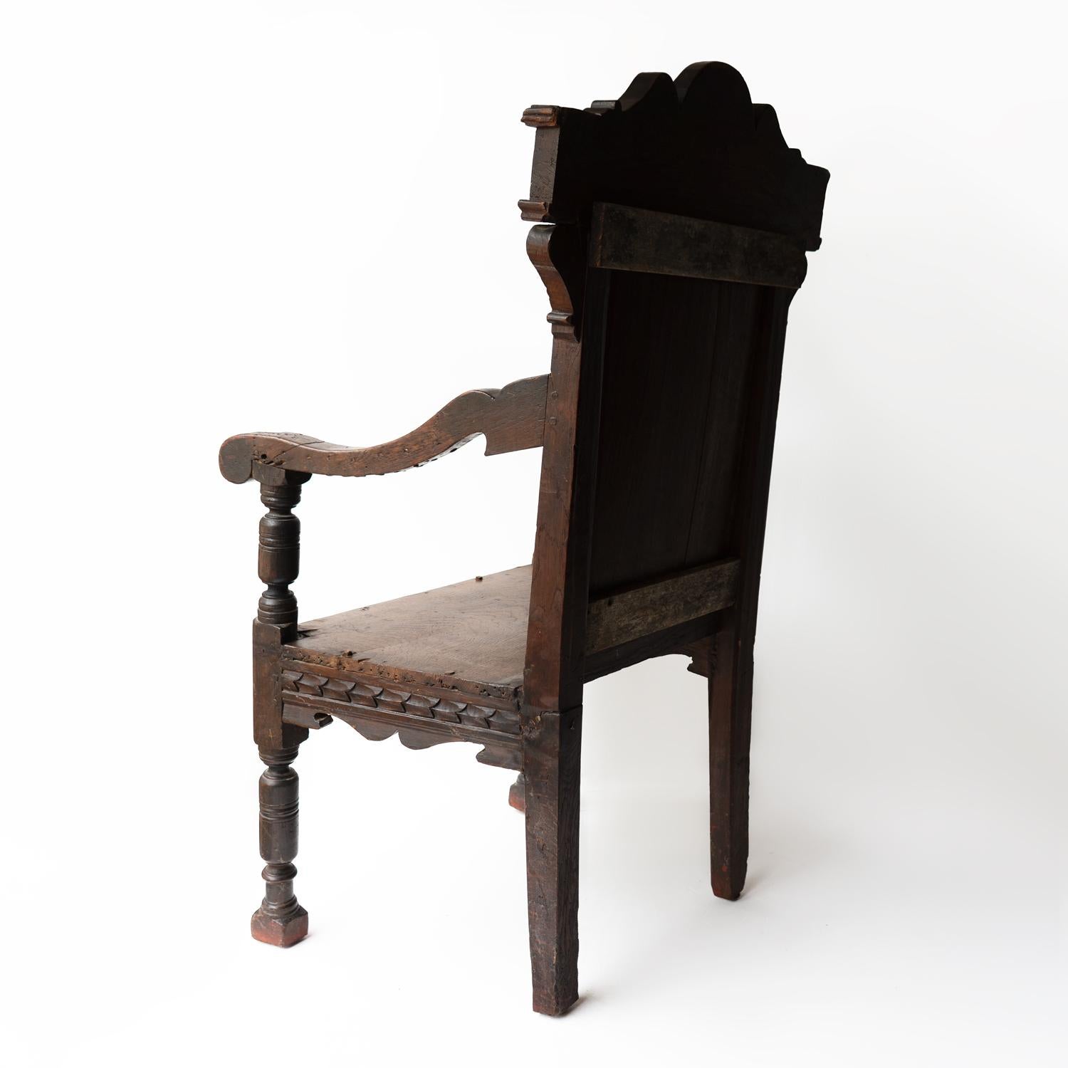 Antique Charles II Carved Oak Wainscot Chair, Northern England, 17th Century In Good Condition In Bristol, GB