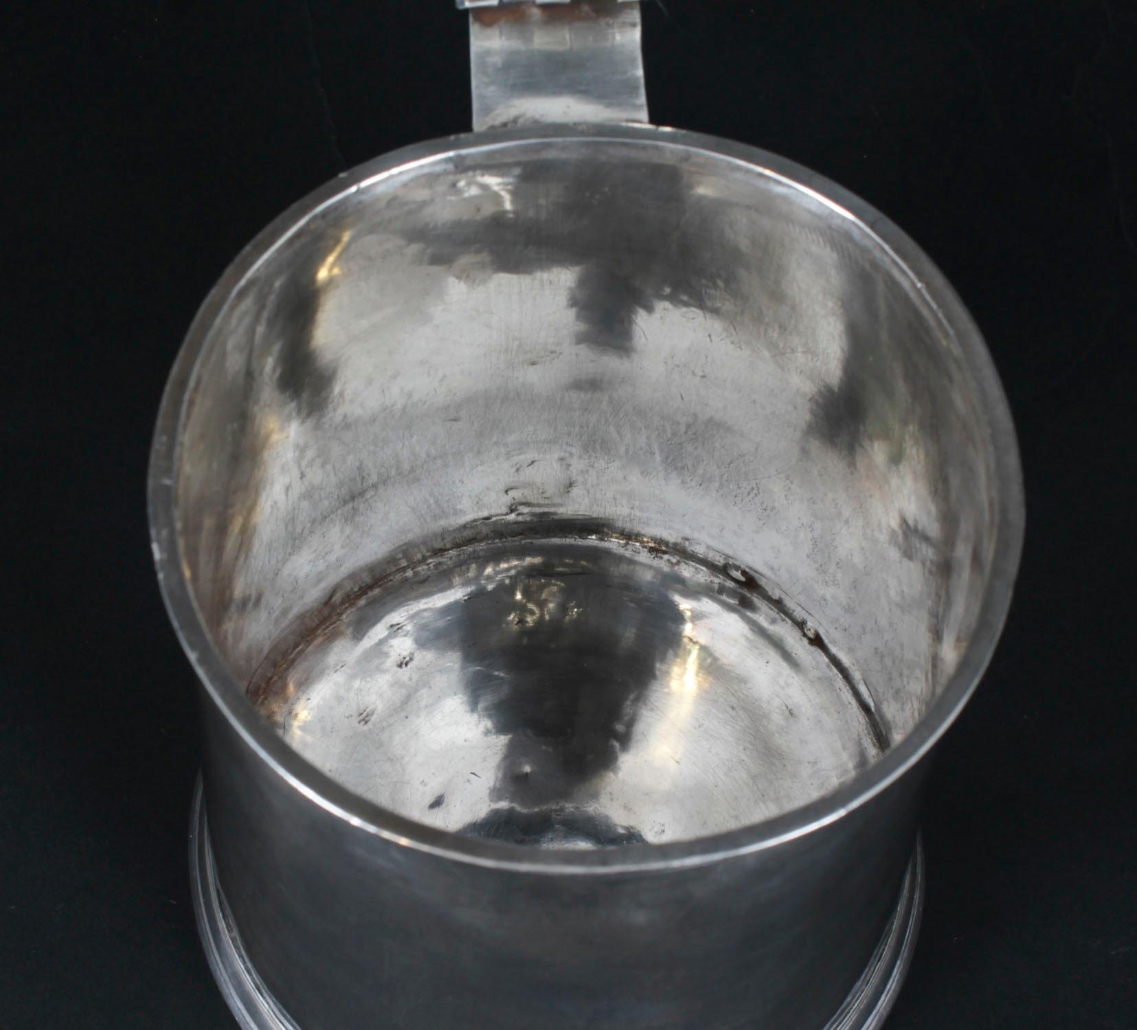 Antiker englischer Tankard aus Sterlingsilber im Stil Karls II. 1680 17. Jahrhundert im Angebot 9