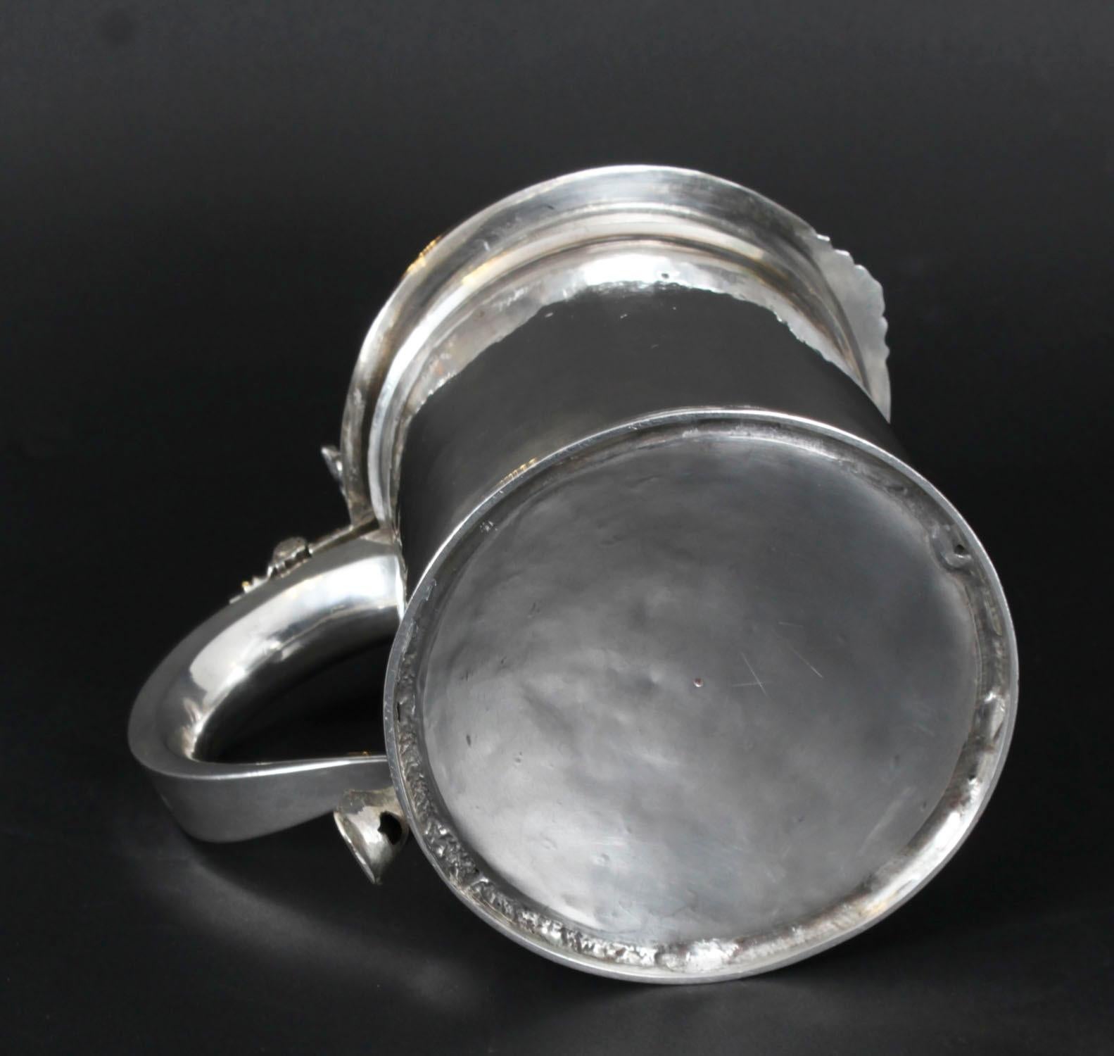 Antiker englischer Tankard aus Sterlingsilber im Stil Karls II. 1680 17. Jahrhundert im Angebot 10