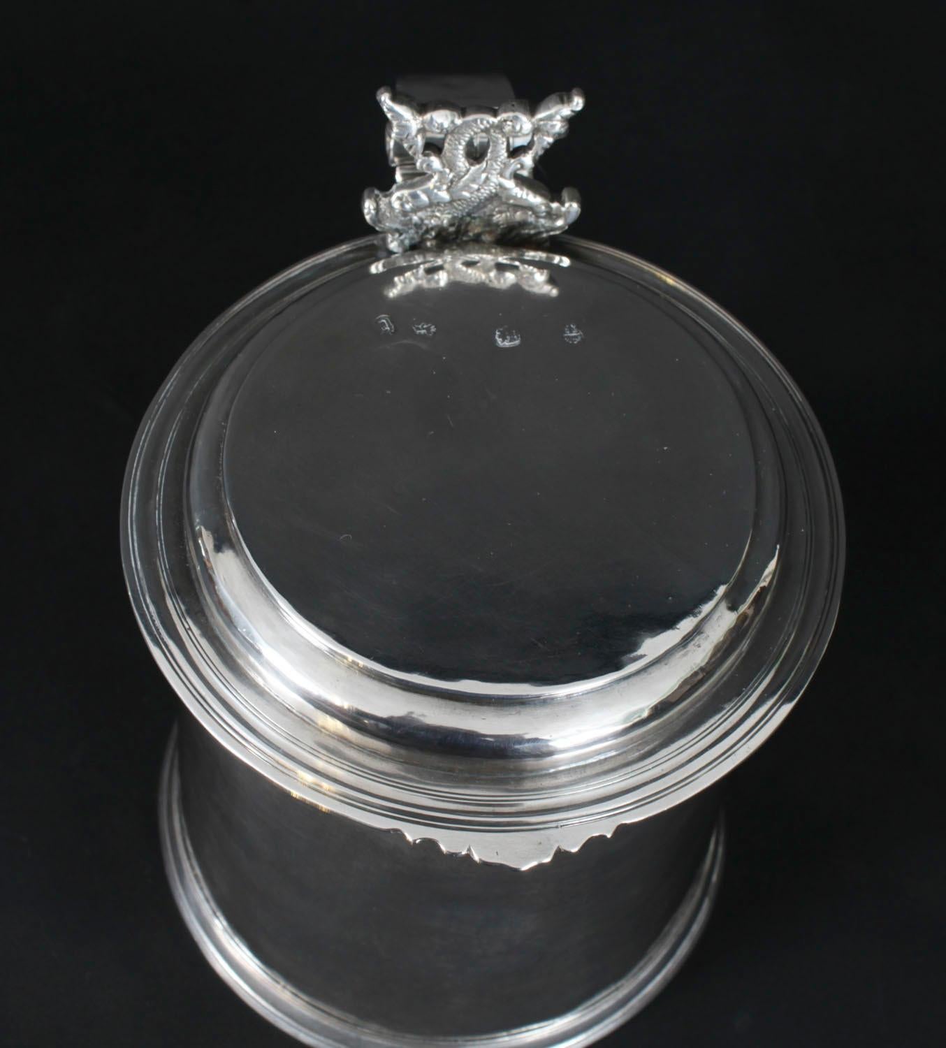 Antiker englischer Tankard aus Sterlingsilber im Stil Karls II. 1680 17. Jahrhundert im Angebot 2