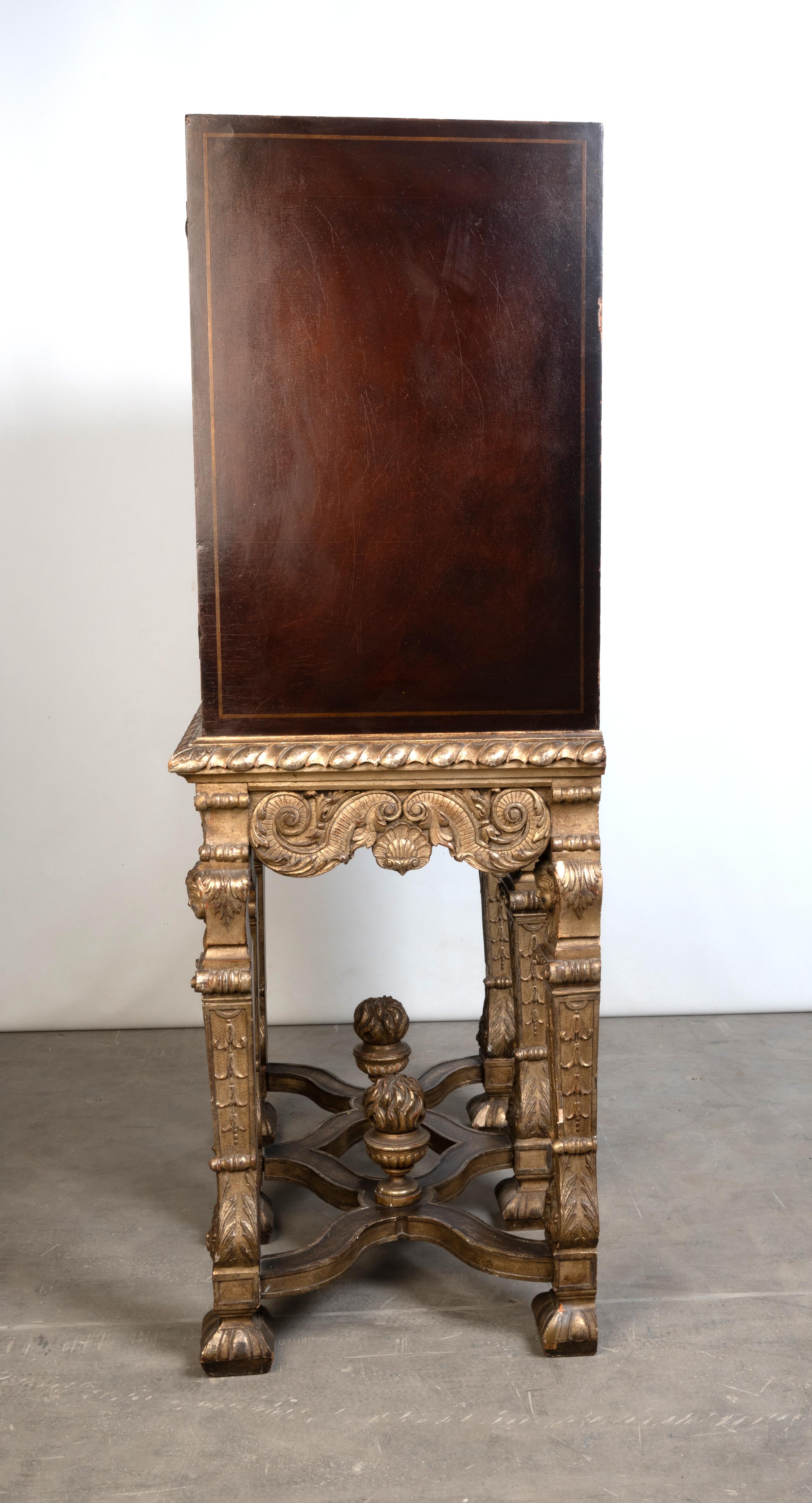 Antico mobile Charles II Revival laccato in policromia su supporto C.C. 1920 in vendita 7