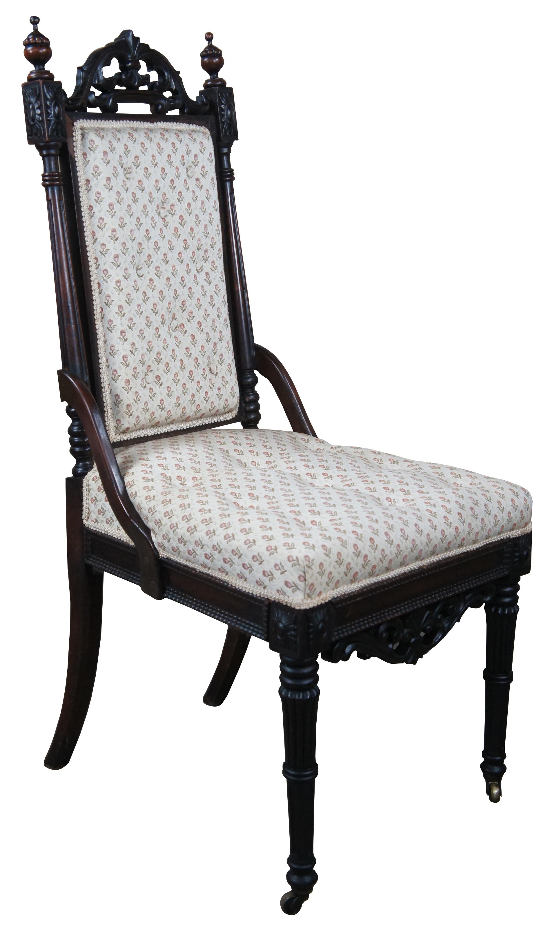 Antique Charles II Style Renaissance Revival Gothic Walnut Carved Side Chair In Good Condition In Dayton, OH