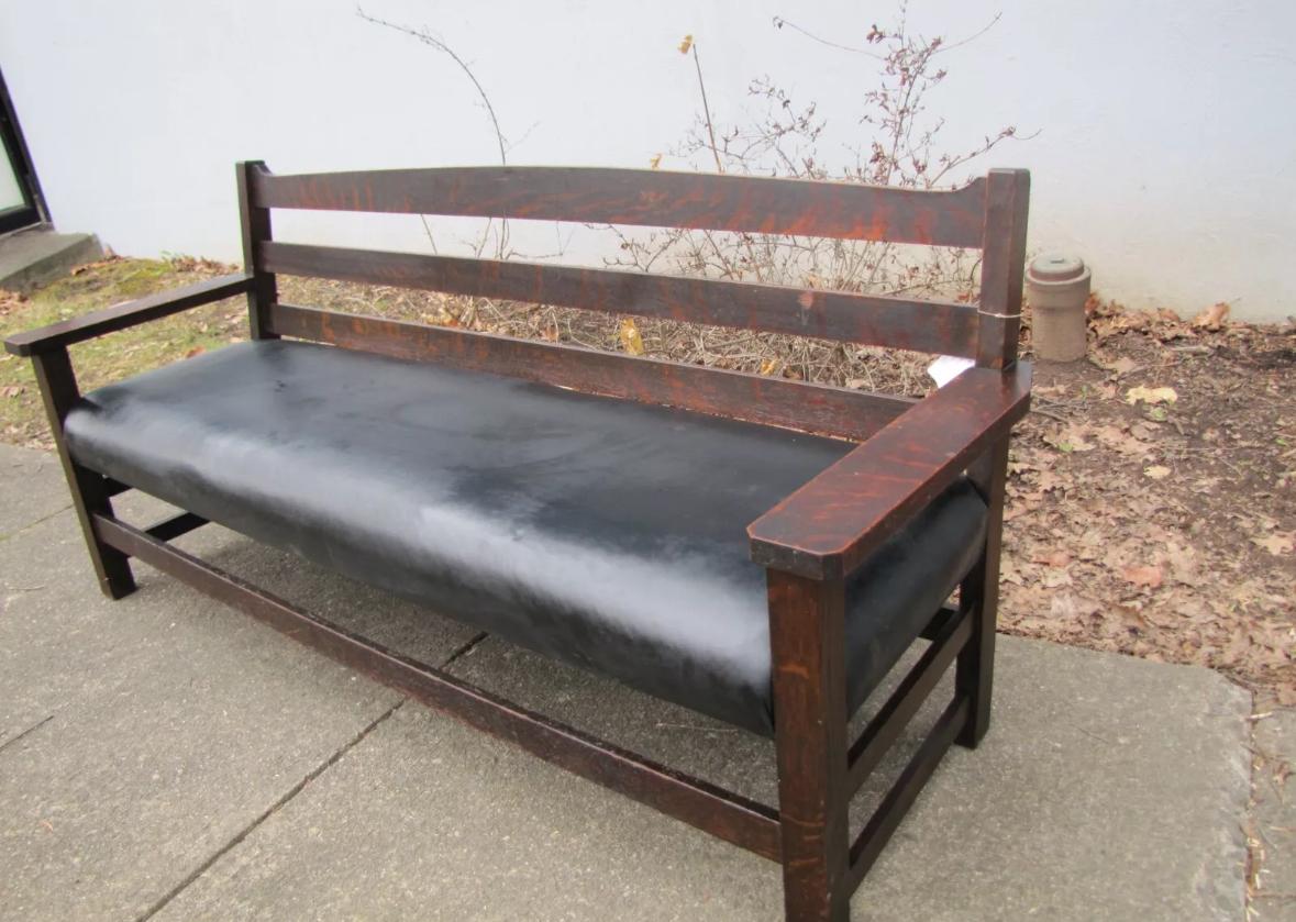 Antique Charles Limbert Drop Arm Settle - Stickley Era - W2724

SALE   SALE   SALE  20%   OFF FOR 3 DAYS

ANTIQUE quality Charles Limbert drop arm settle in excellent condition.  Made with a great selection of quarter sawn oak. The settle has the