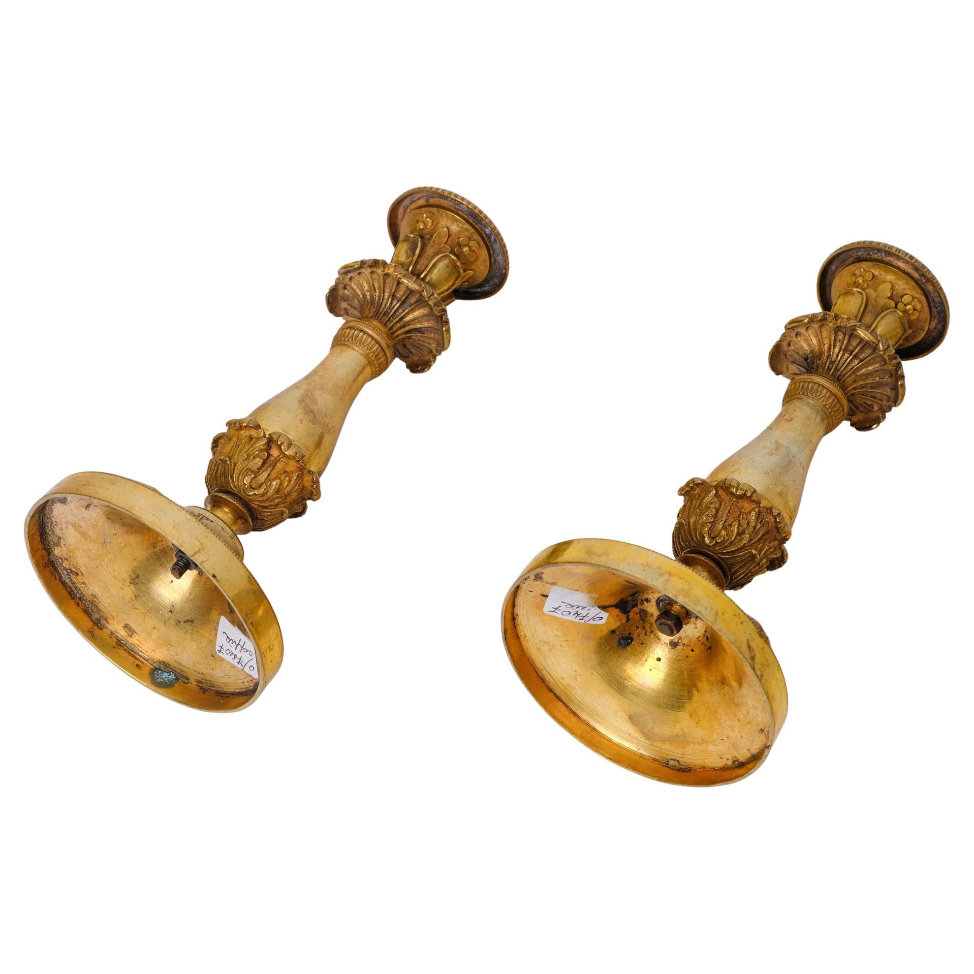 Candelieri antichi Charles X in bronzo dorato In condizioni ottime in vendita a Alessandria, Piemonte