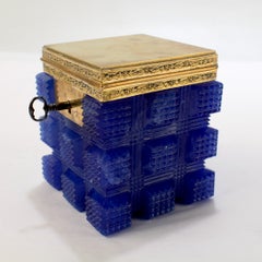 Antiguo Cofre o Caja de Mesa Charles X Francés de Ágata Azul Prensada y Cristal Tallado