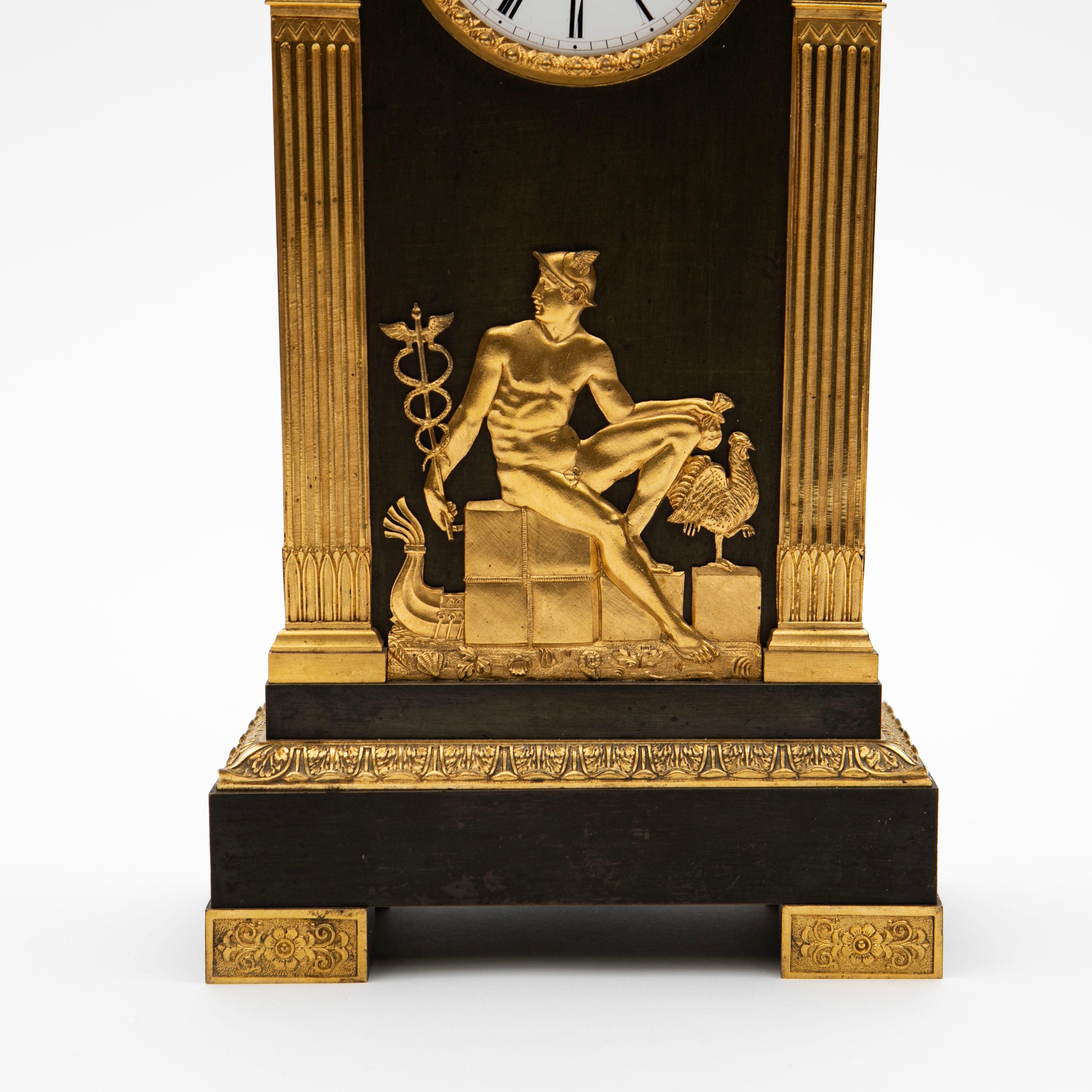 Français Ancienne horloge française Charles X en bronze patiné et bronze doré