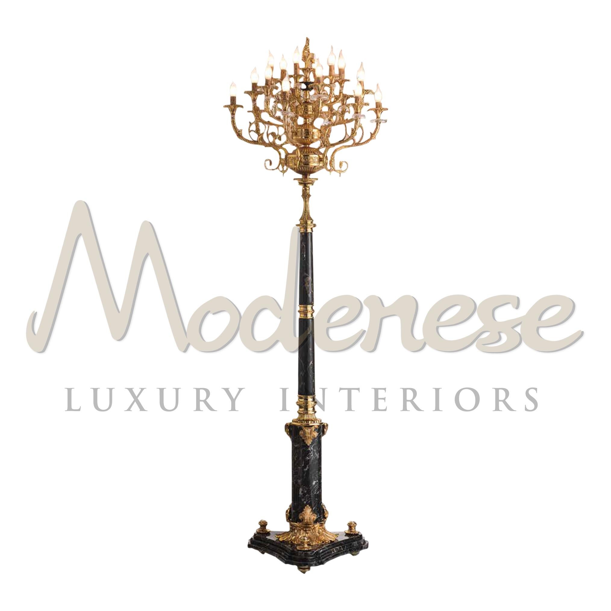 Stehlampen verleihen dem Raum einen besonderen Charme und sorgen für eine stimmungsvolle Atmosphäre. Mit dieser luxuriösen Stehlampe aus Portoro-Marmor von Modenese Gastone Luxury Interiors wird Ihr Zimmer ganz neu aussehen.