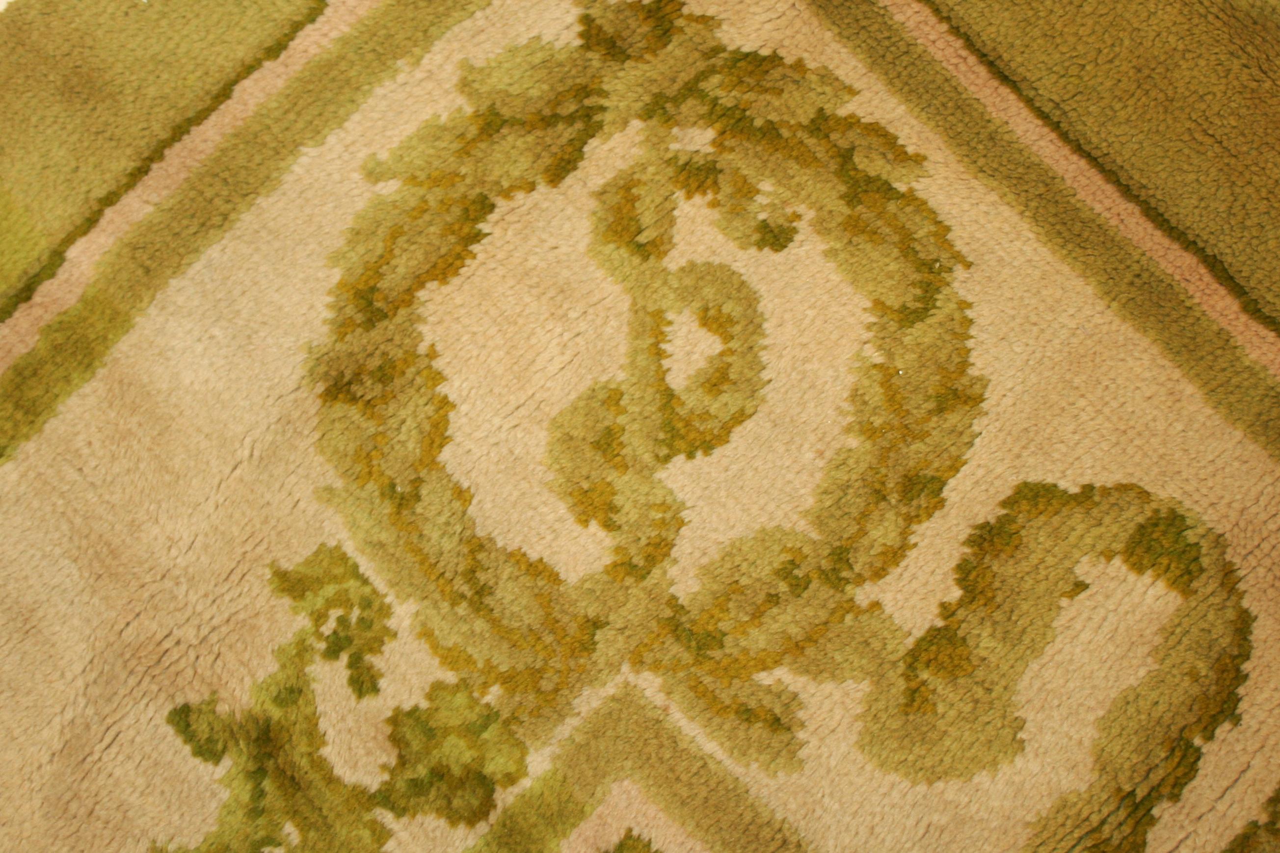Noué à la main Tapis ancien Wiener Werkstätte vert chartreuse de Philipp Haas & Greene, années 1890 en vente
