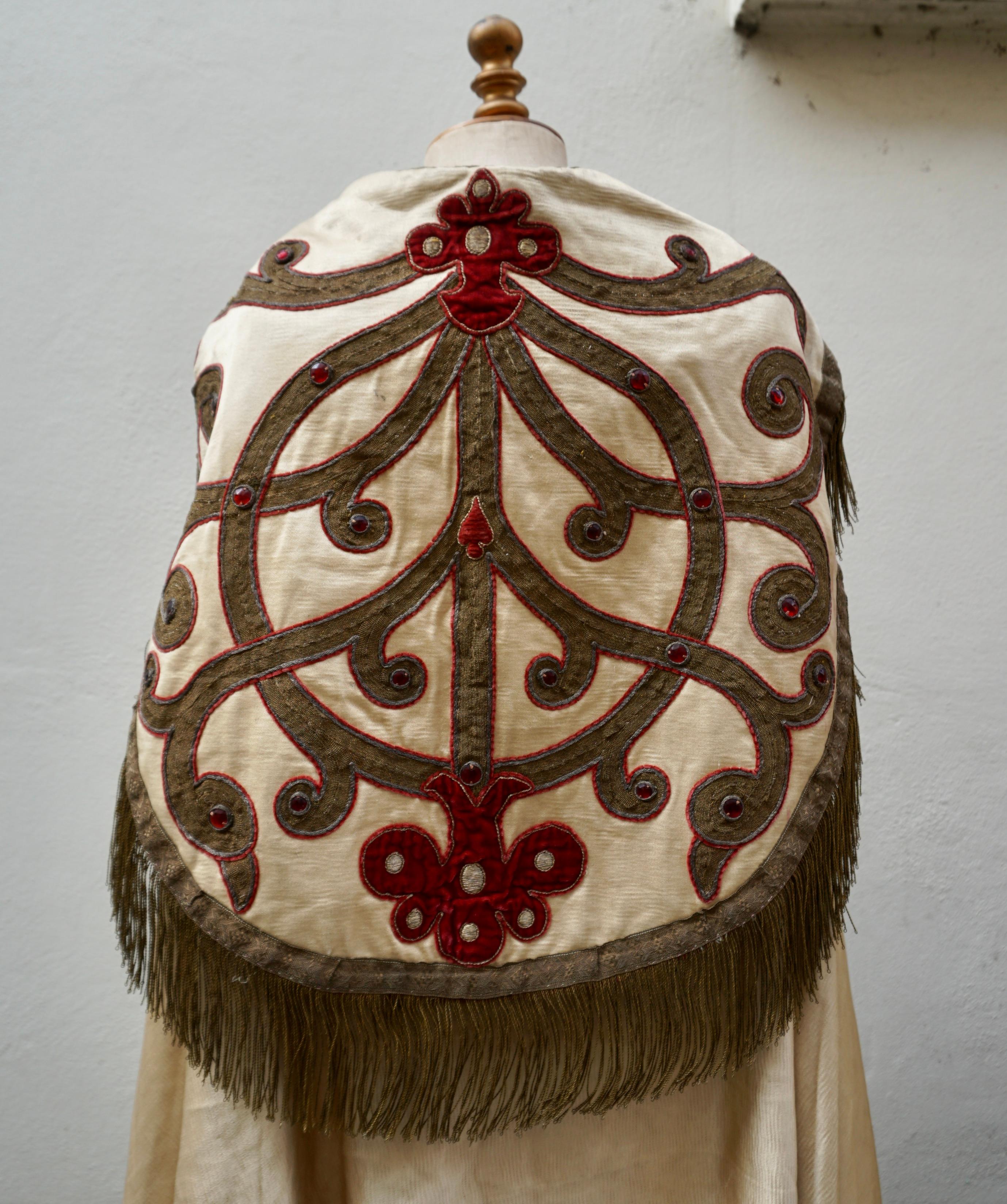 Antique Chasuble Religious Vestment Embroidered Textile, 3 Pieces In Good Condition For Sale In Antwerp, BE