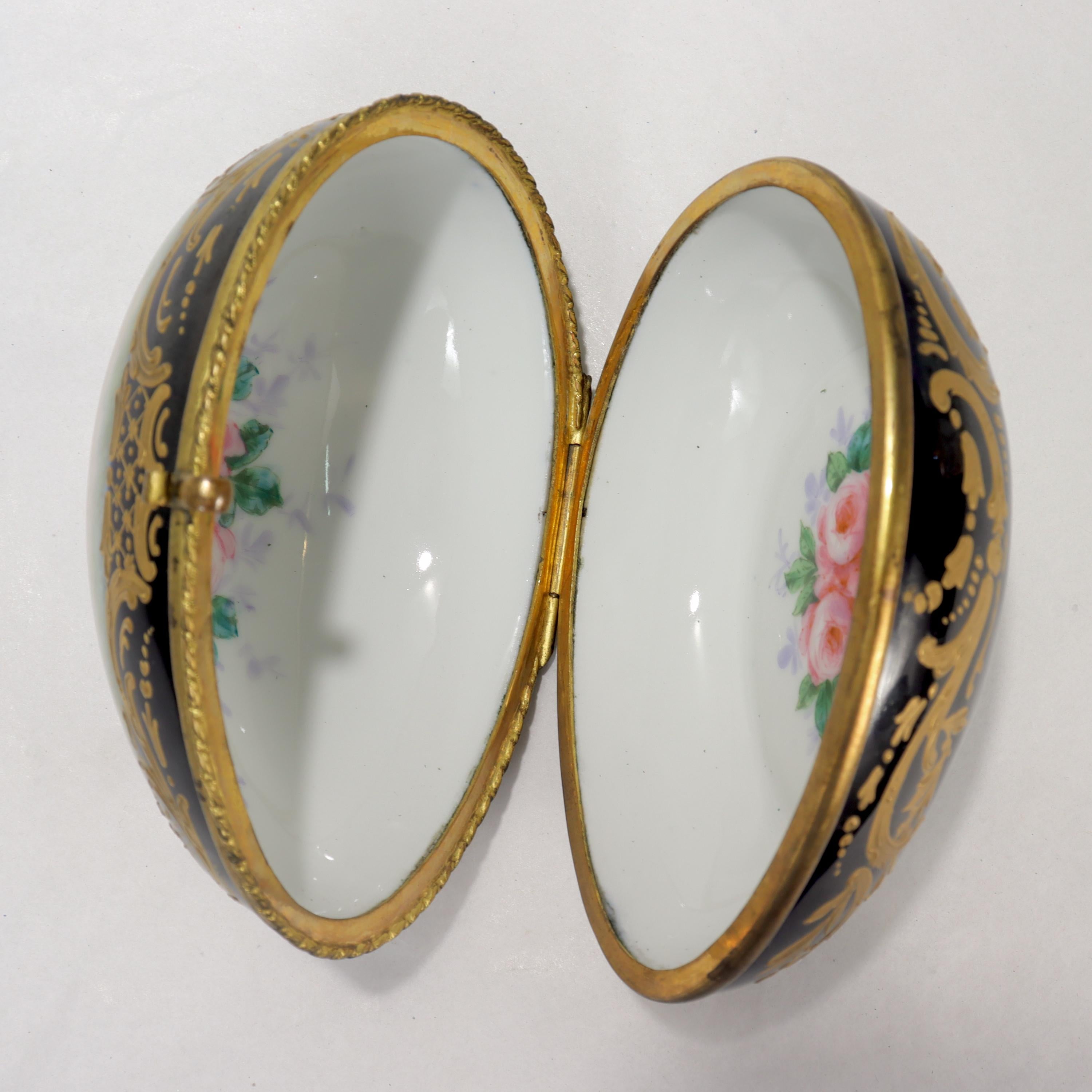 Caja cómoda antigua de porcelana pintada a mano tipo Chateau des Tuileries Sevres 4