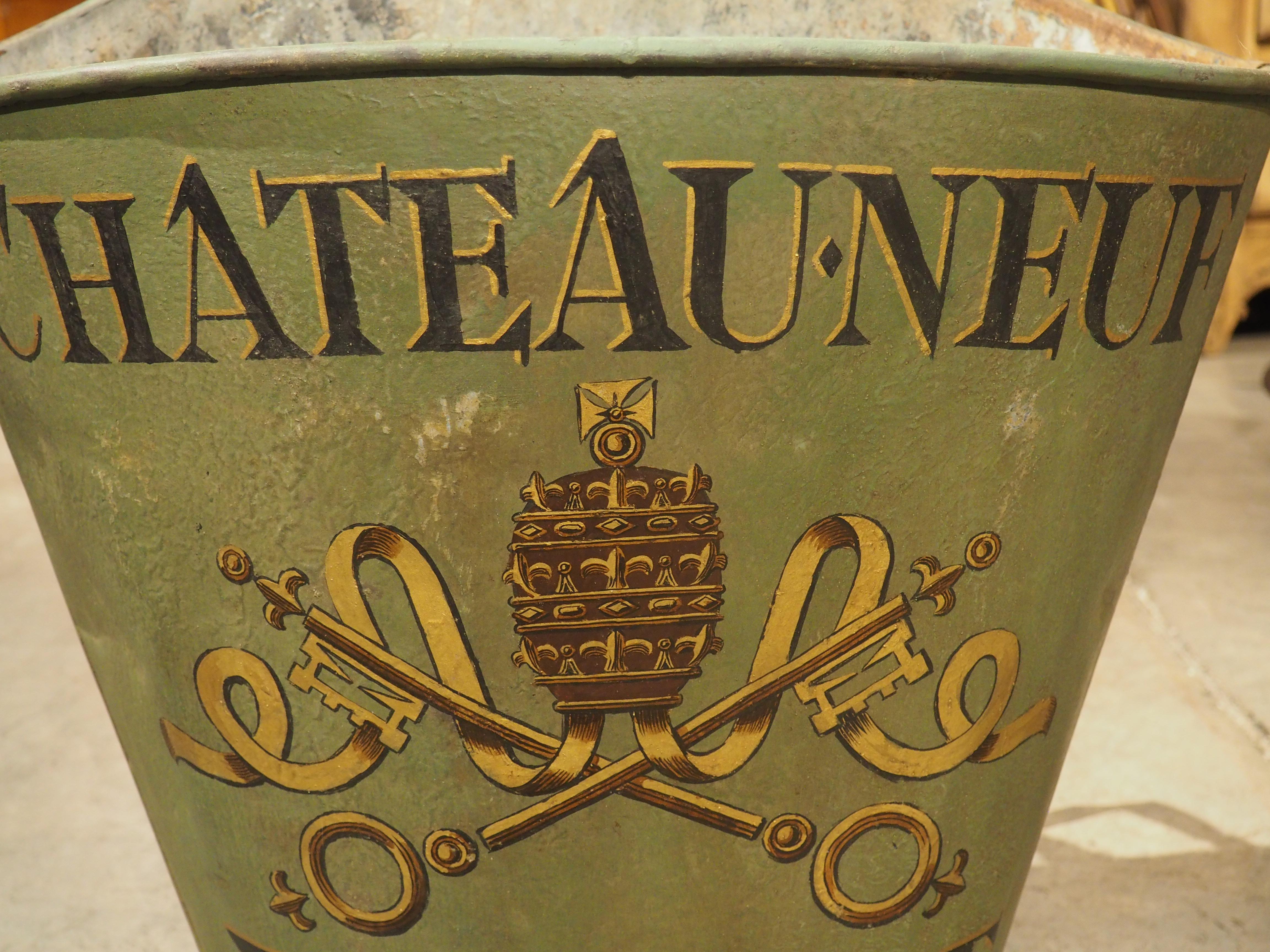 Antique Chateauneuf-du-Pape French Wine Hotte from the Haute-Garonne In Good Condition In Dallas, TX