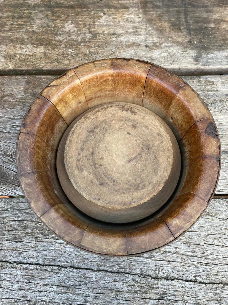 Antique Cheese Mold / Mould Set of 4, the Netherlands. Farmhouse Fruit Bowl For Sale 5