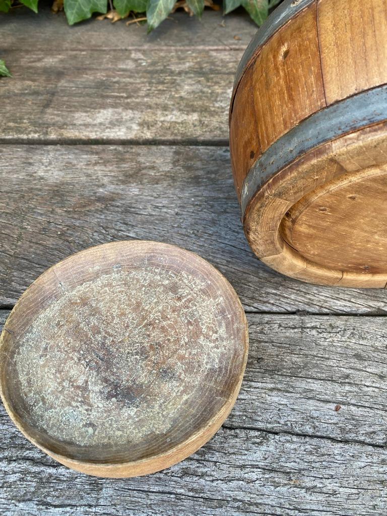 Antique Cheese Mold / Mould Set of 4, the Netherlands. Farmhouse Fruit Bowl For Sale 8