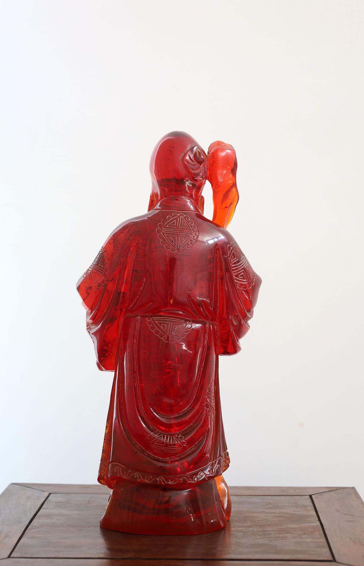 Escultura antigua de Confucio en resina de ámbar y cerezo en Bueno estado para la venta en Mérida, YU