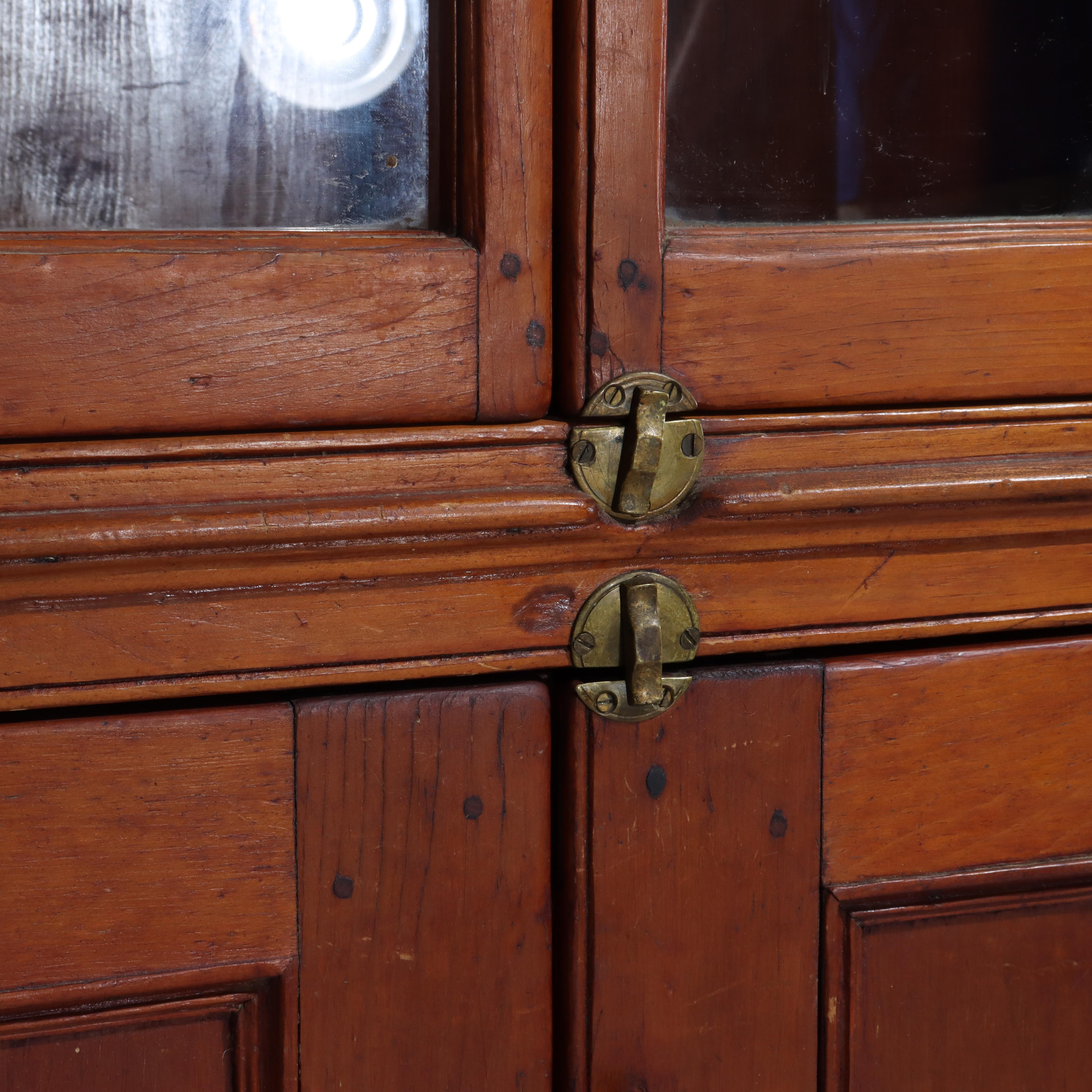 Ancienne armoire d'angle en cerisier à deux portes C1840 en vente 8