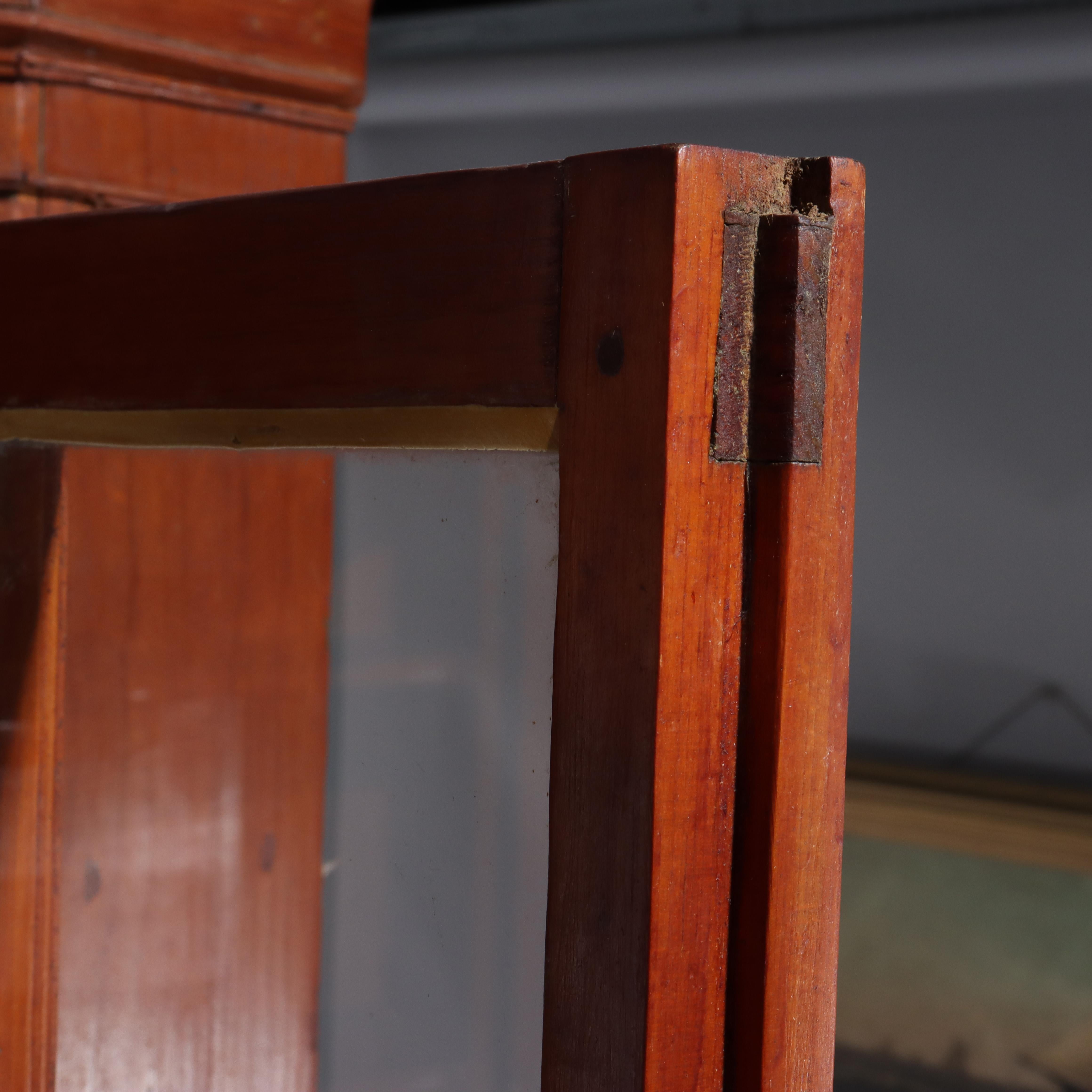 Ancienne armoire d'angle en cerisier à deux portes C1840 en vente 3