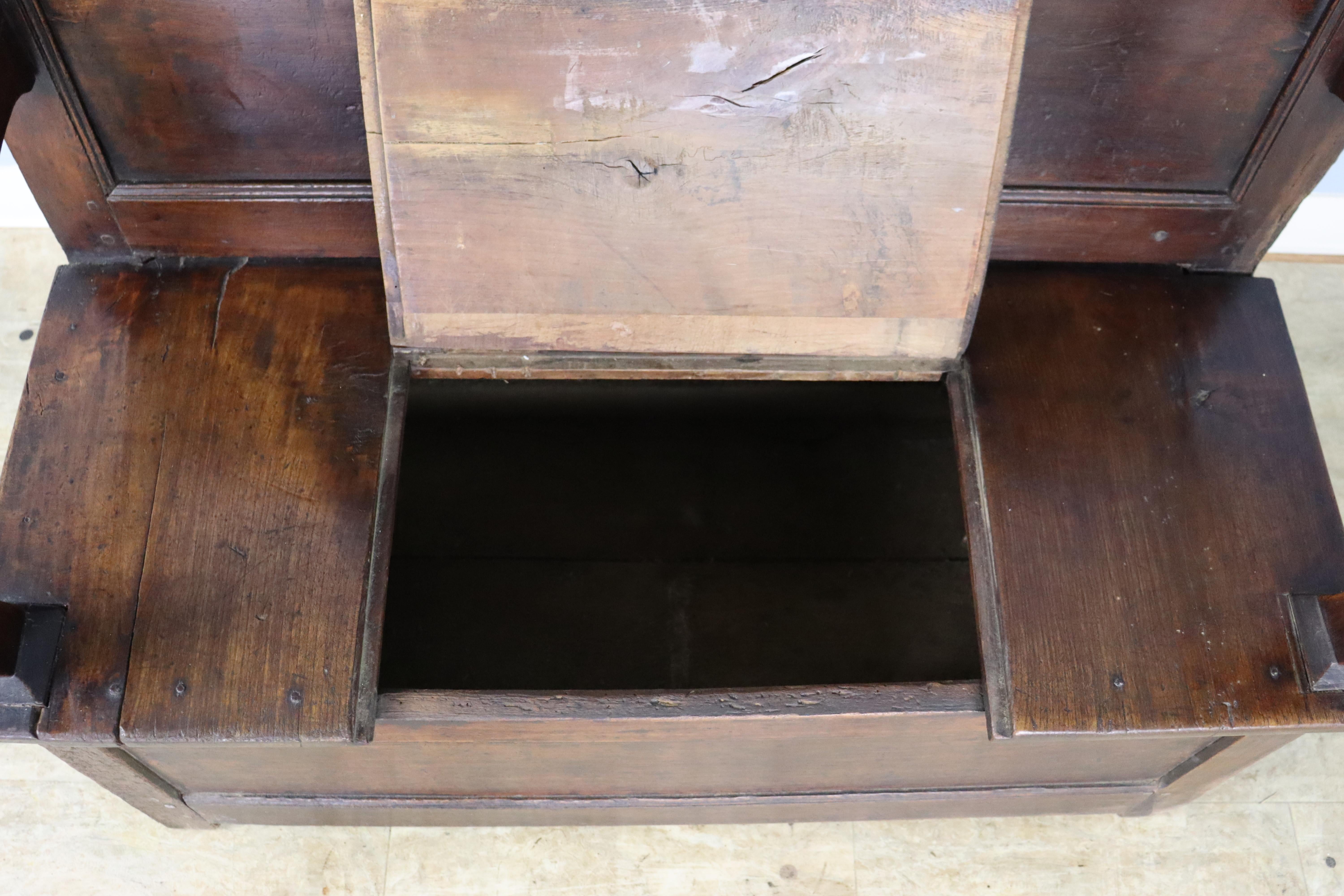 Antique Cherry Country Fireside Seat For Sale 7