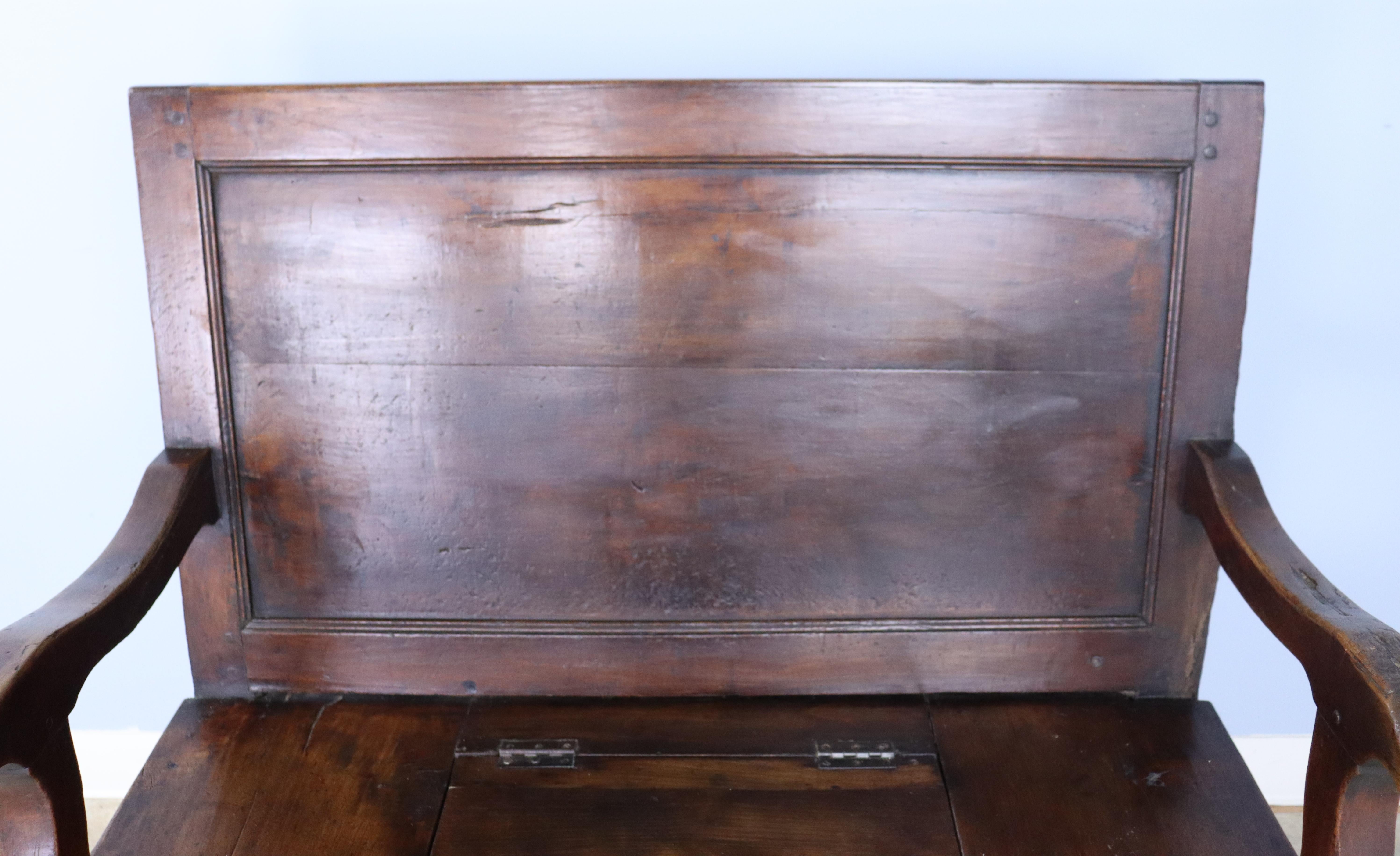 Antique Cherry Country Fireside Seat For Sale 1