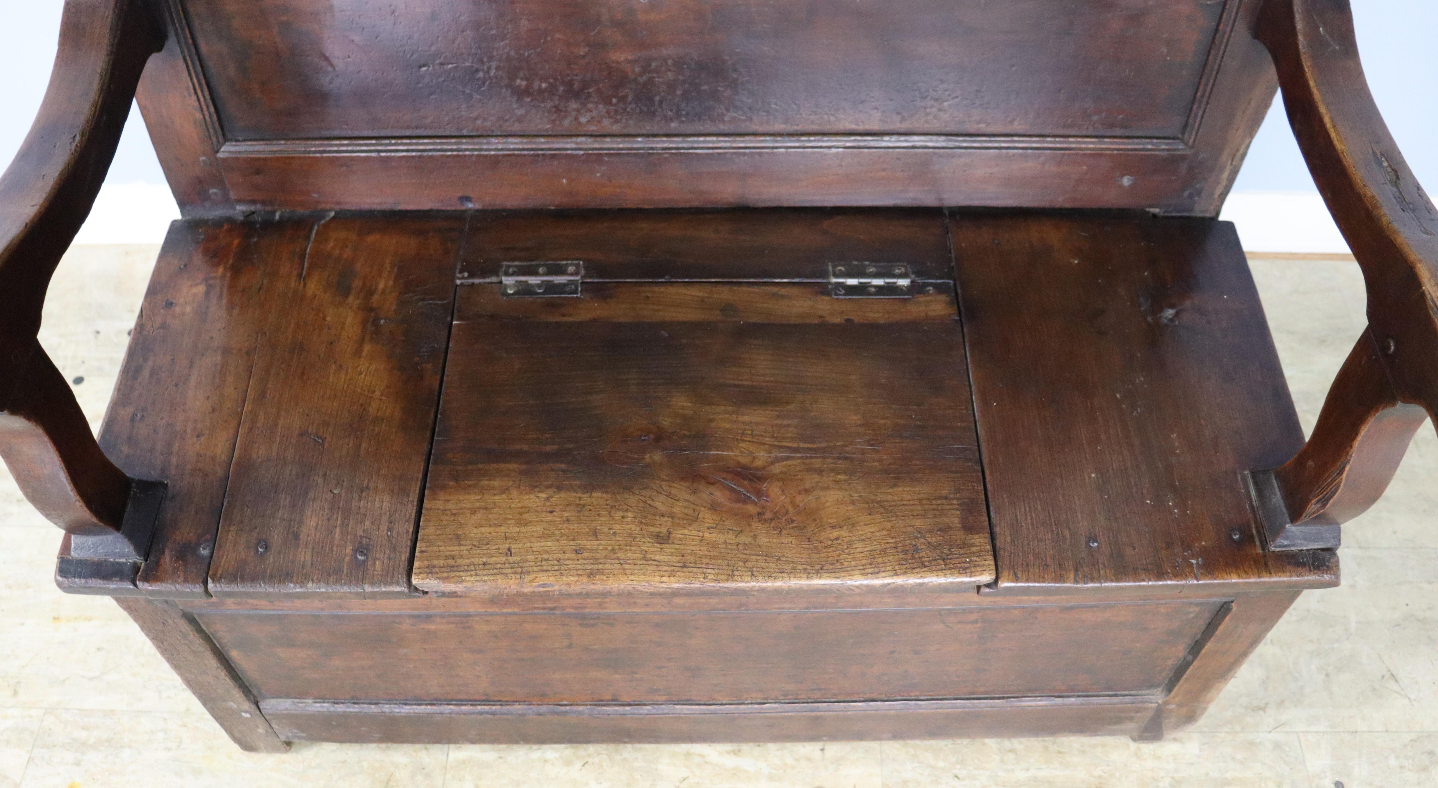 Antique Cherry Country Fireside Seat For Sale 3