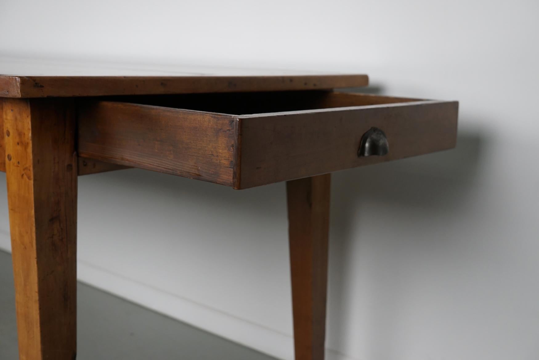 Table de salle à manger rustique française en cerisier ancien du début du 20e siècle en vente 9