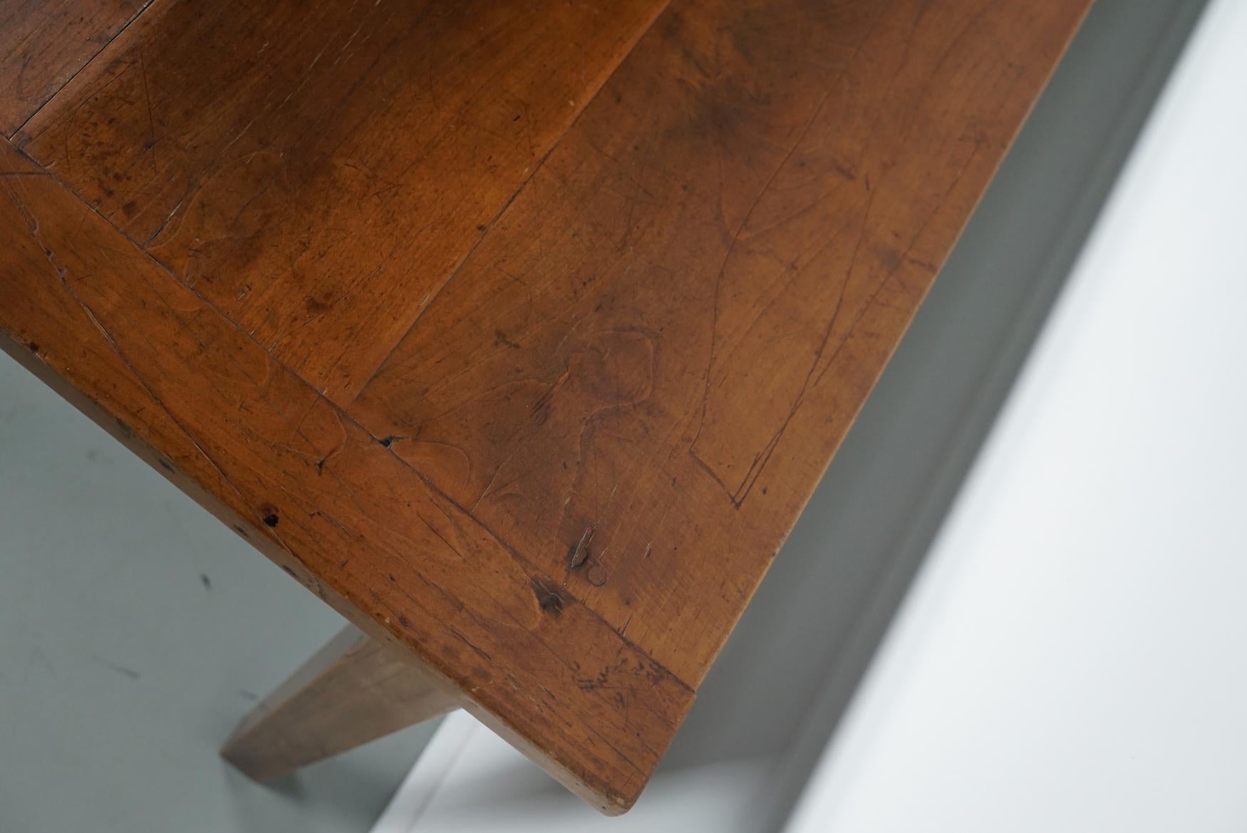 Table de salle à manger rustique française en cerisier ancien du début du 20e siècle en vente 10