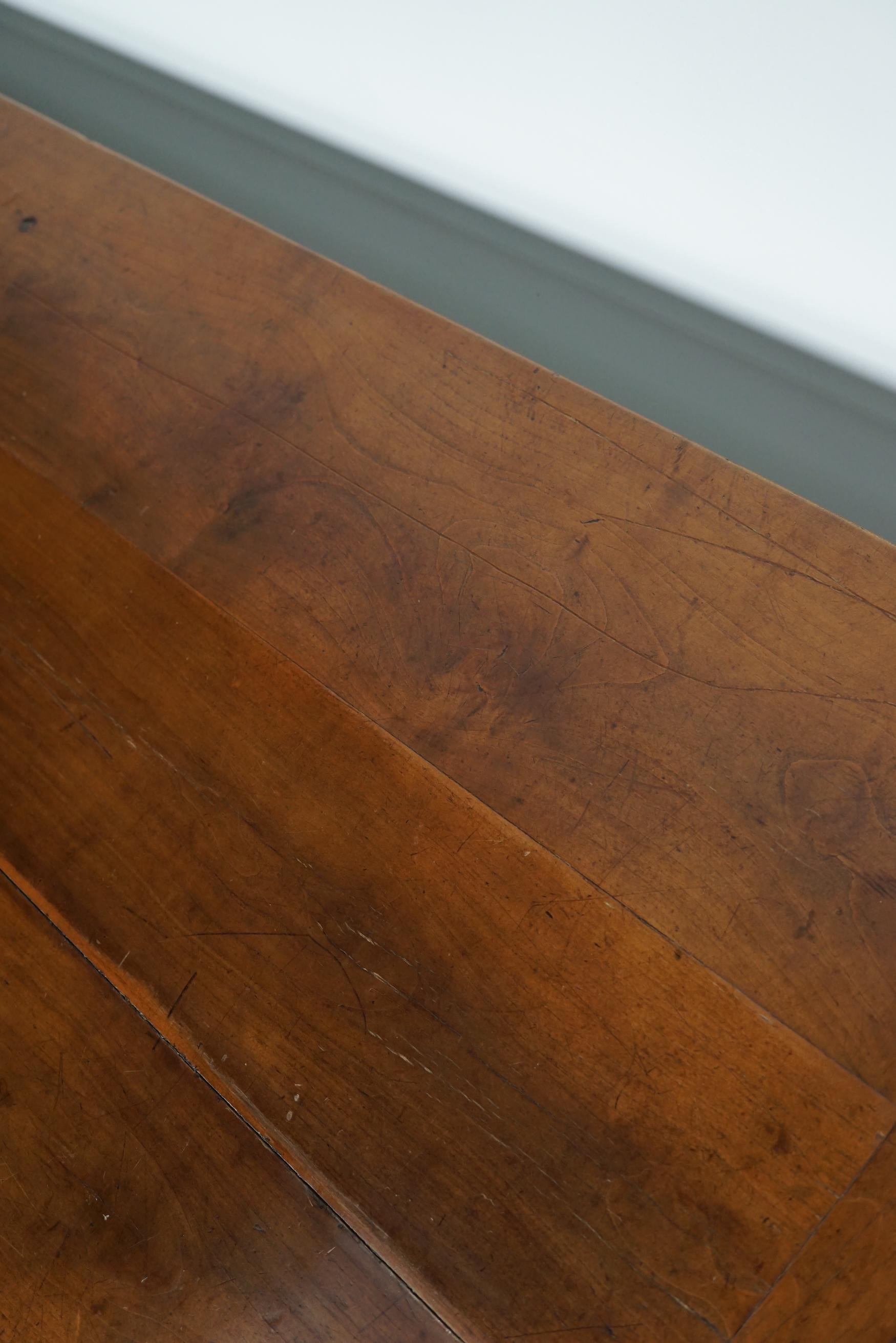 Table de salle à manger rustique française en cerisier ancien du début du 20e siècle en vente 11