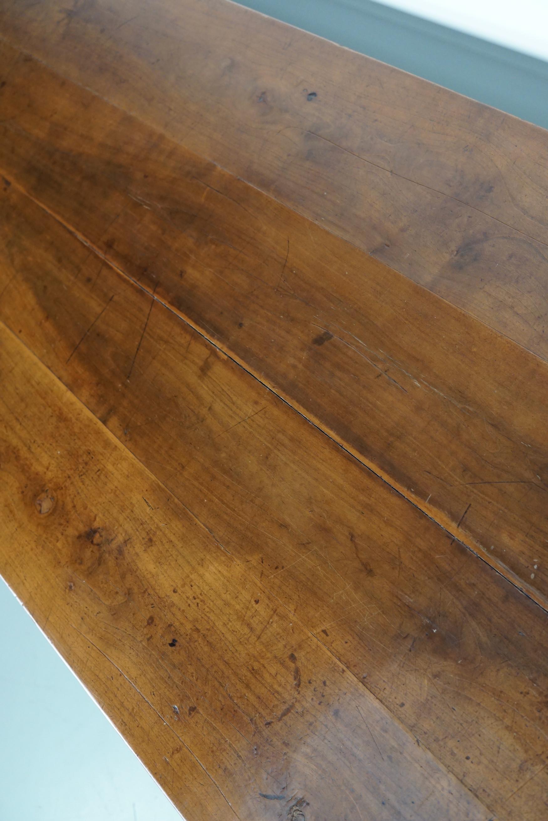 Table de salle à manger rustique française en cerisier ancien du début du 20e siècle en vente 12