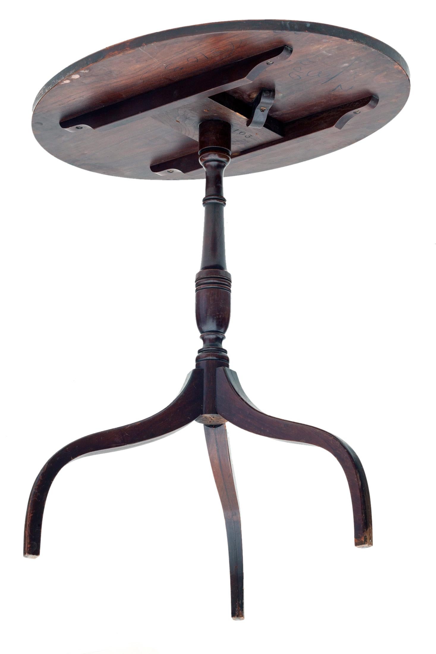 Table ovale à plateau incliné en cerisier ancien en vente 2