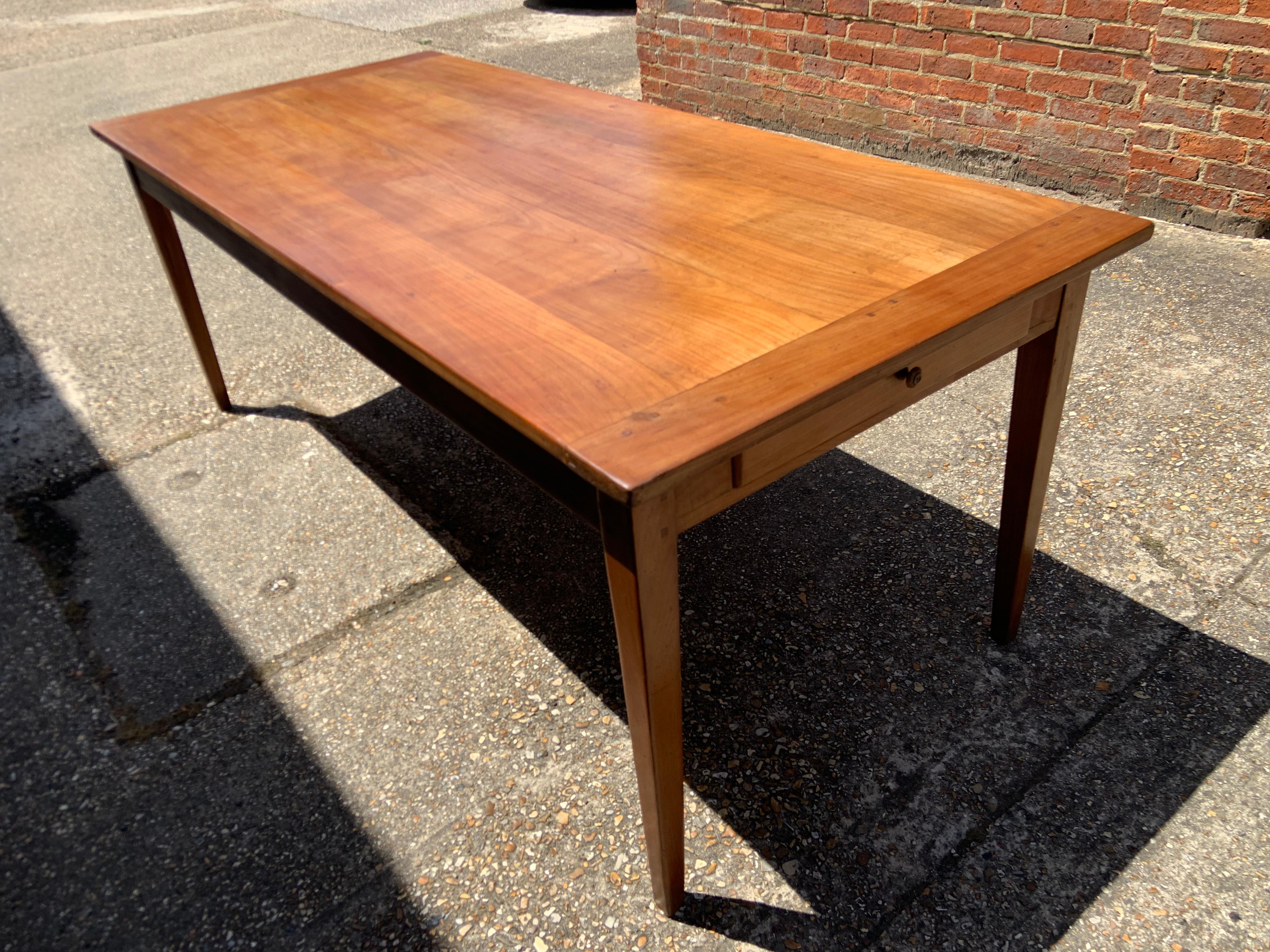 Antique Cherry Tapered Leg Dining Table with Drawer  In Good Condition In Billingshurst, GB