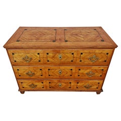 Commodes and Chests of Drawers
