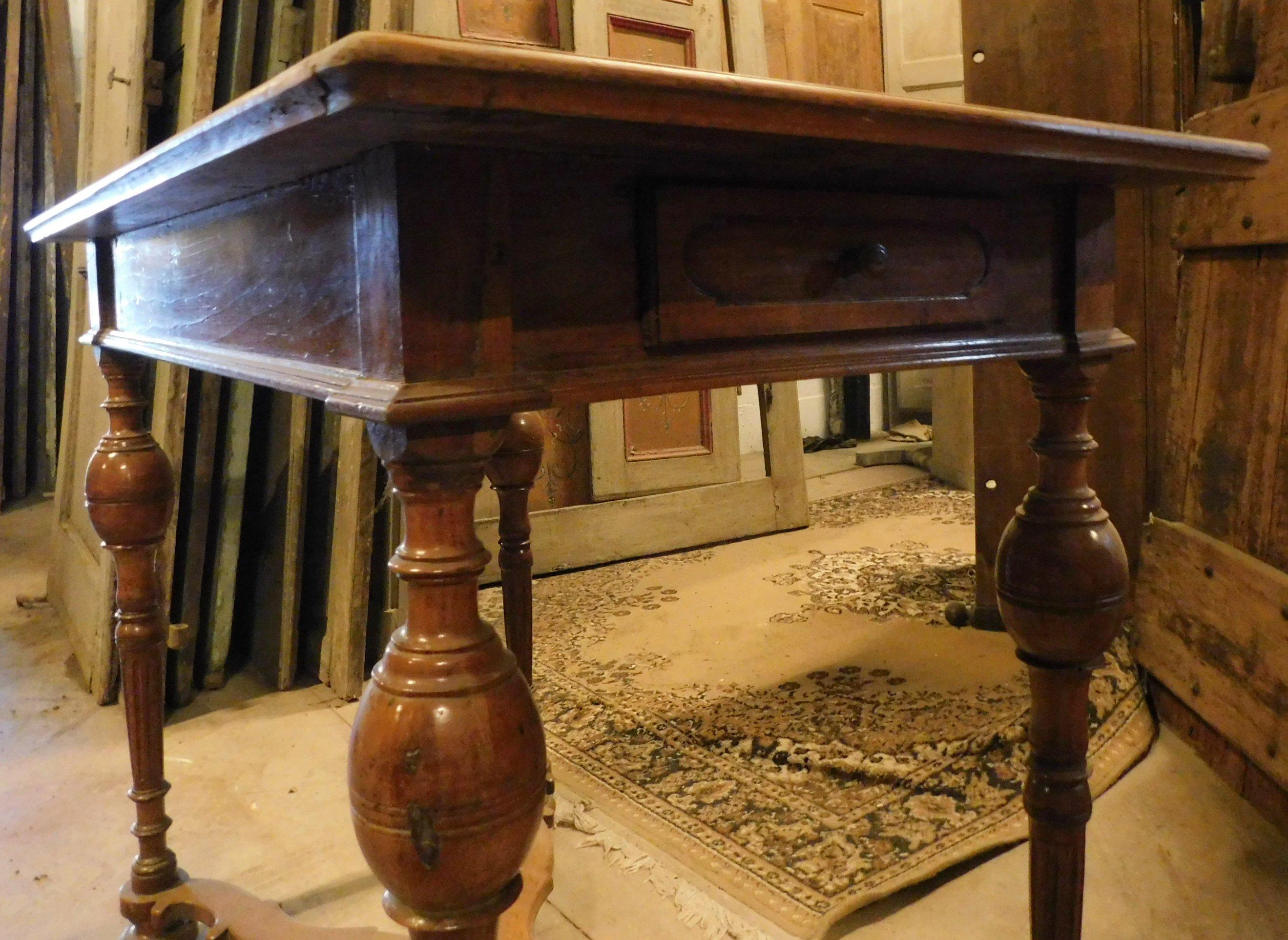 Antique Cherry Wood Table with Hand Carved Legs, 18th Century, Italy In Good Condition For Sale In Cuneo, Italy (CN)