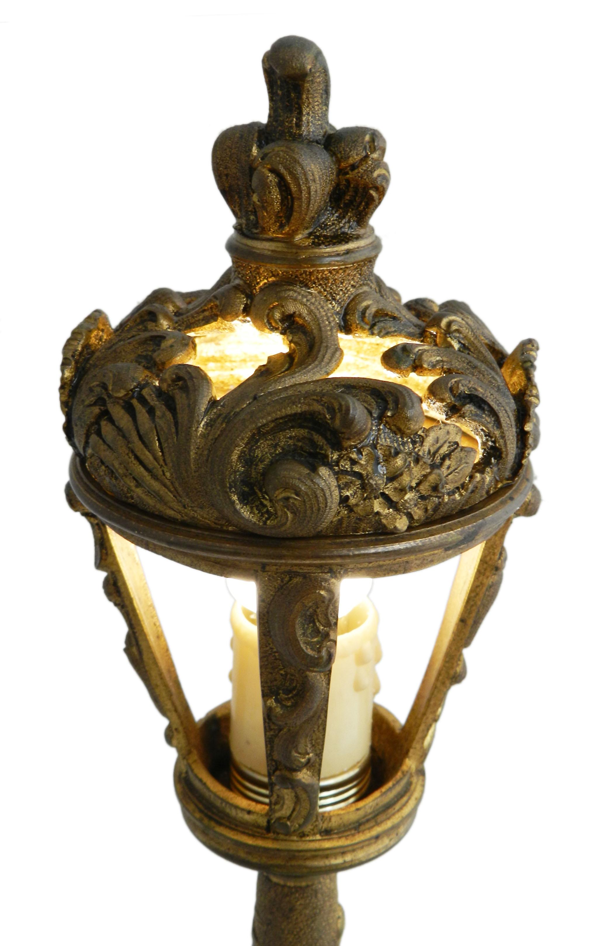 Lampe chérubin française ancienne, vers 1900-1910  Bon état - En vente à Mimizan, FR