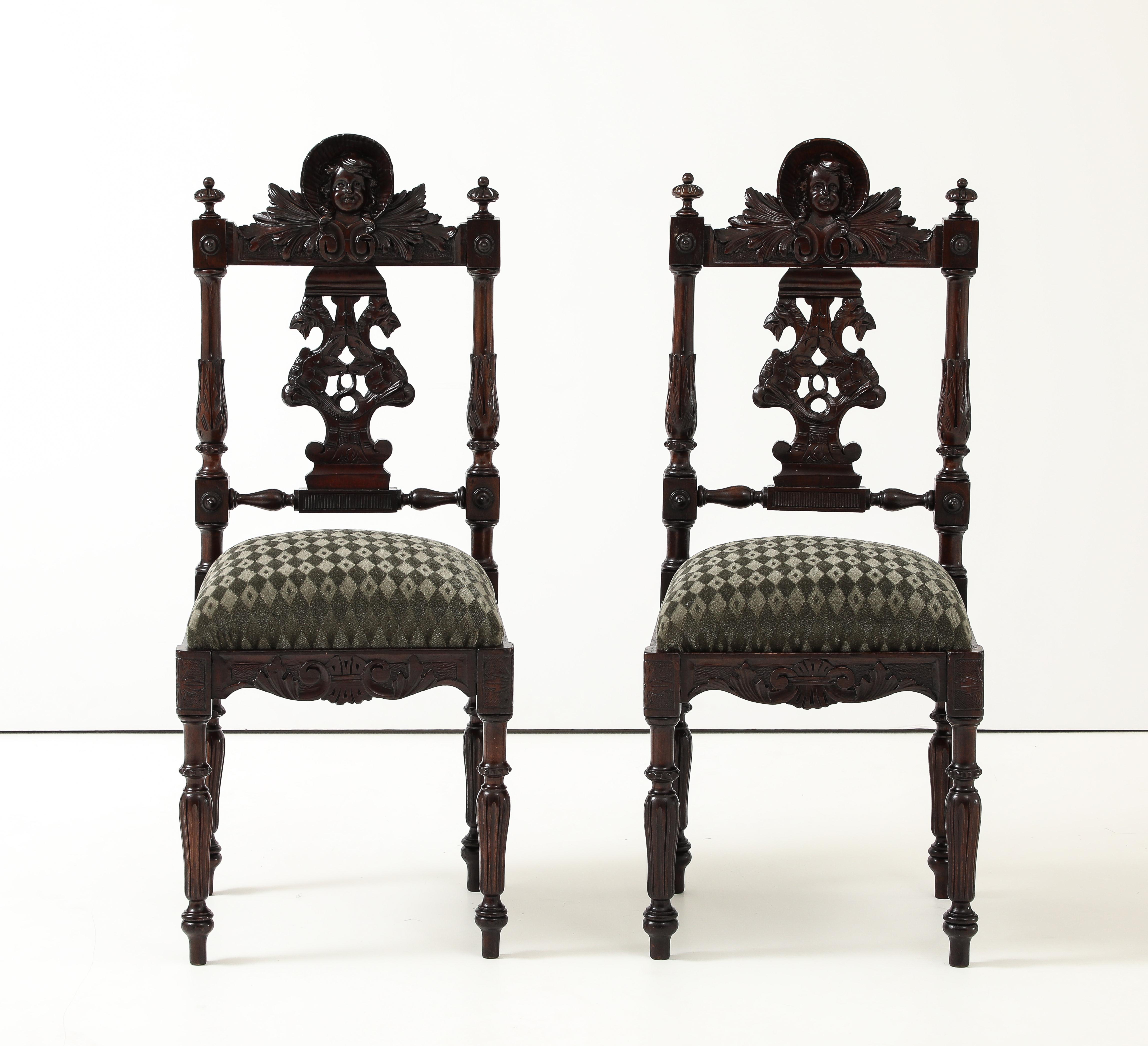 Antike Putten Engel geschnitzt Nussbaum Französisch Side Chairs im Angebot 5