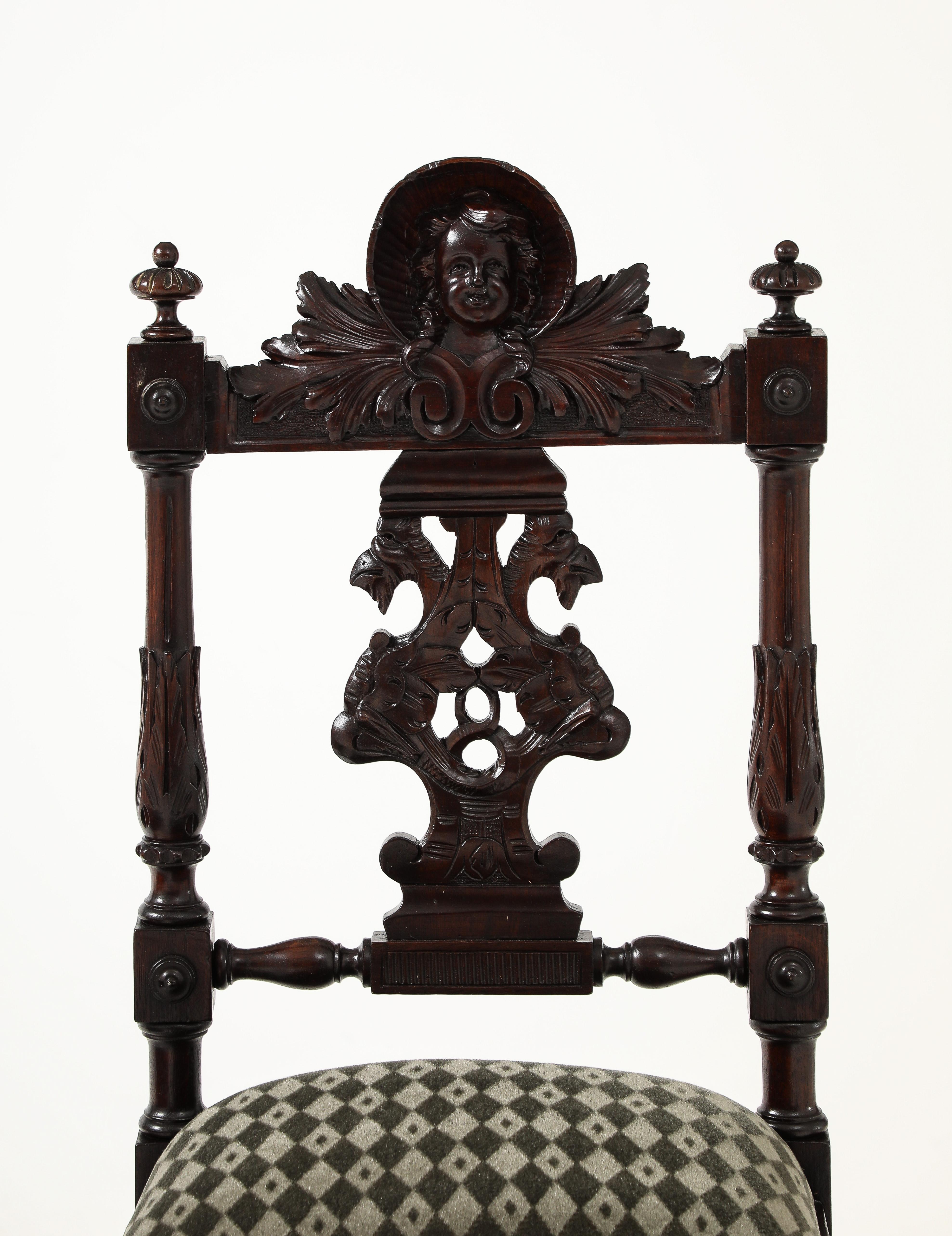 Antike Putten Engel geschnitzt Nussbaum Französisch Side Chairs im Angebot 2