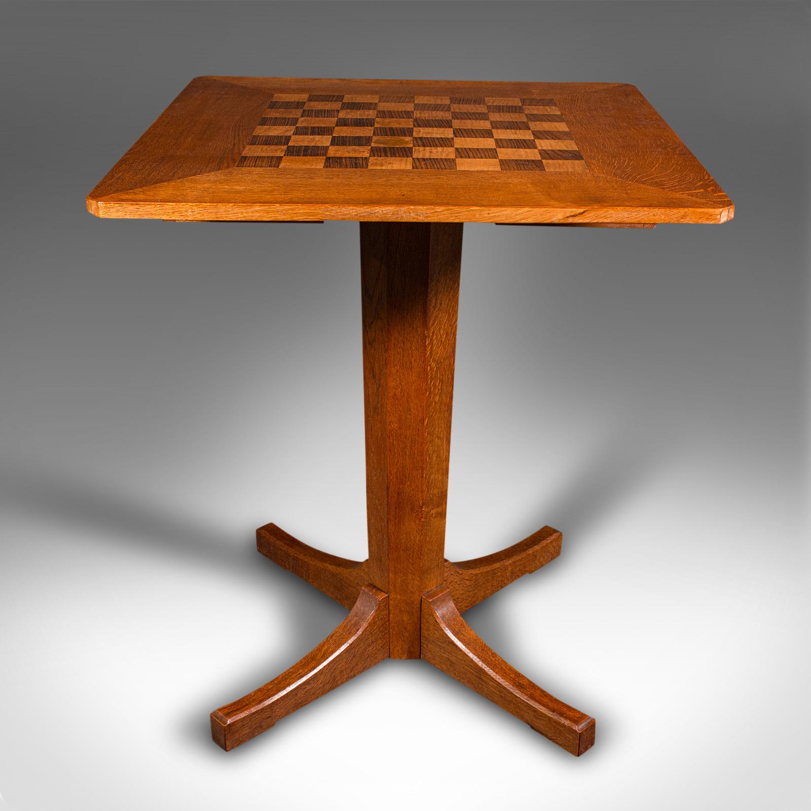 Antique Chess Table, English Oak, Games Table, Cotswold School, Mid 20th Century In Good Condition For Sale In Hele, Devon, GB