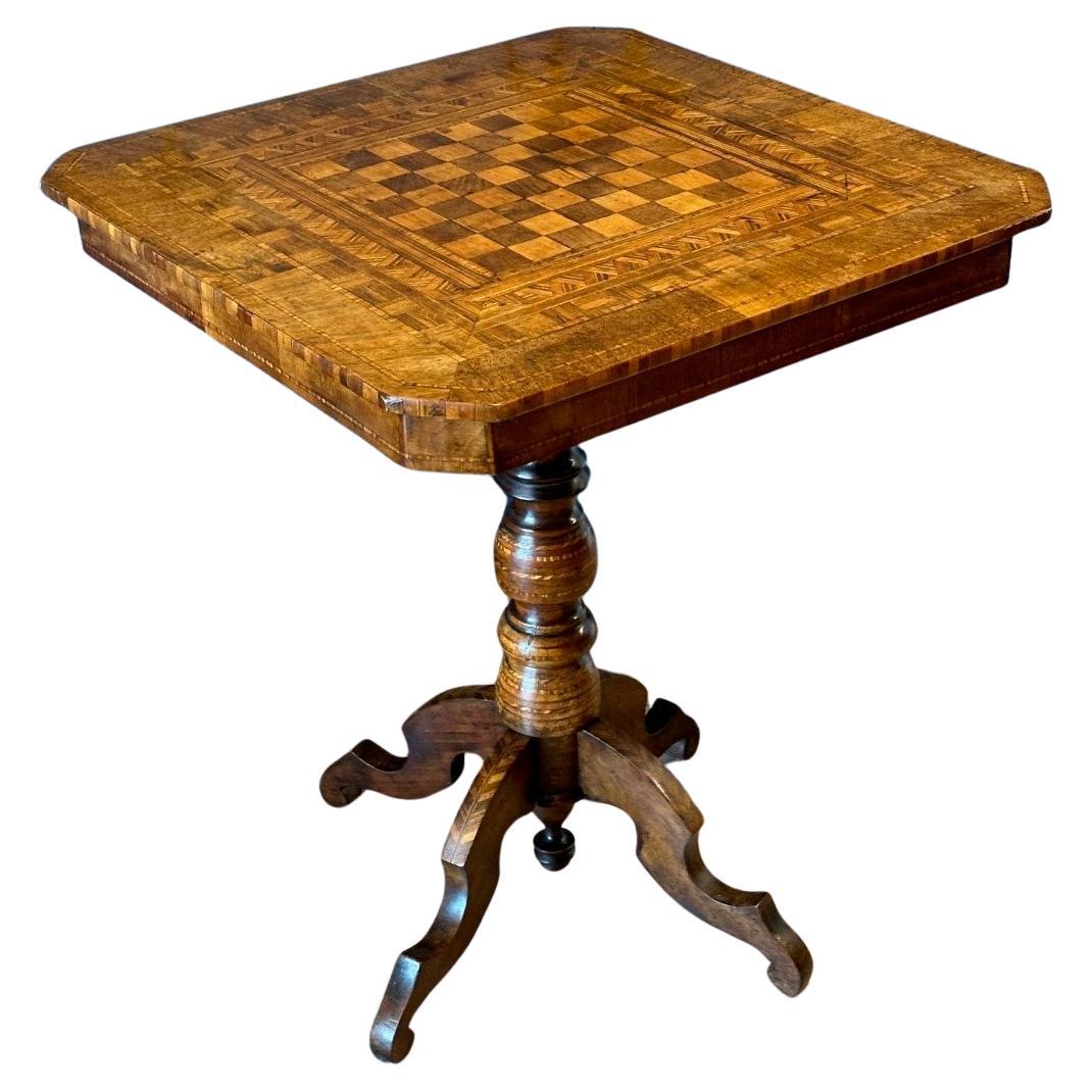 Table d'échecs ancienne