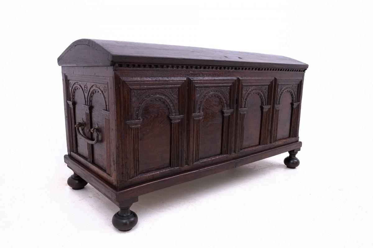 Arcón antiguo de mediados del siglo XIX, Francia. Francés en venta