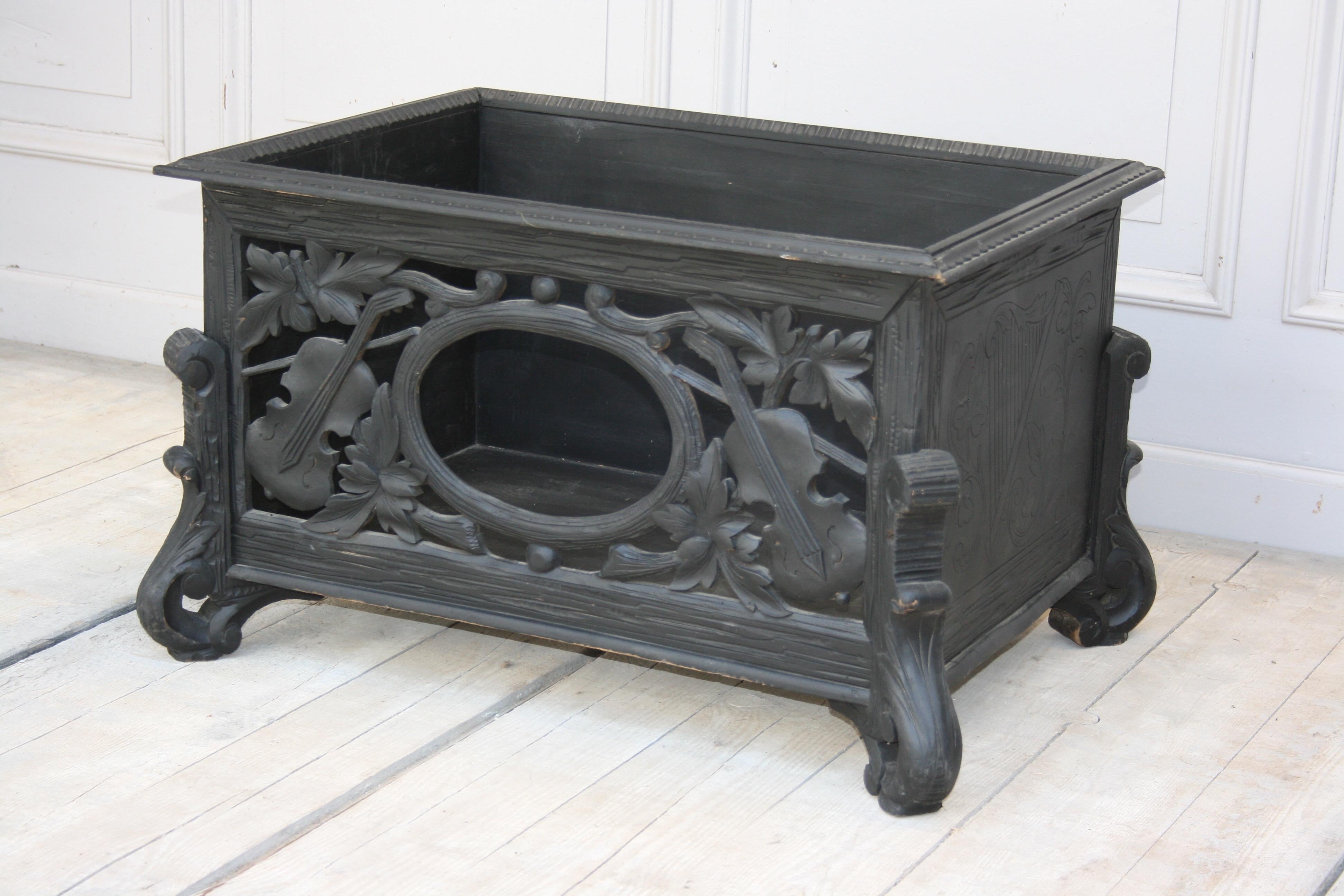 Antique Chest in Black, Germany In Good Condition For Sale In Dusseldorf, DE