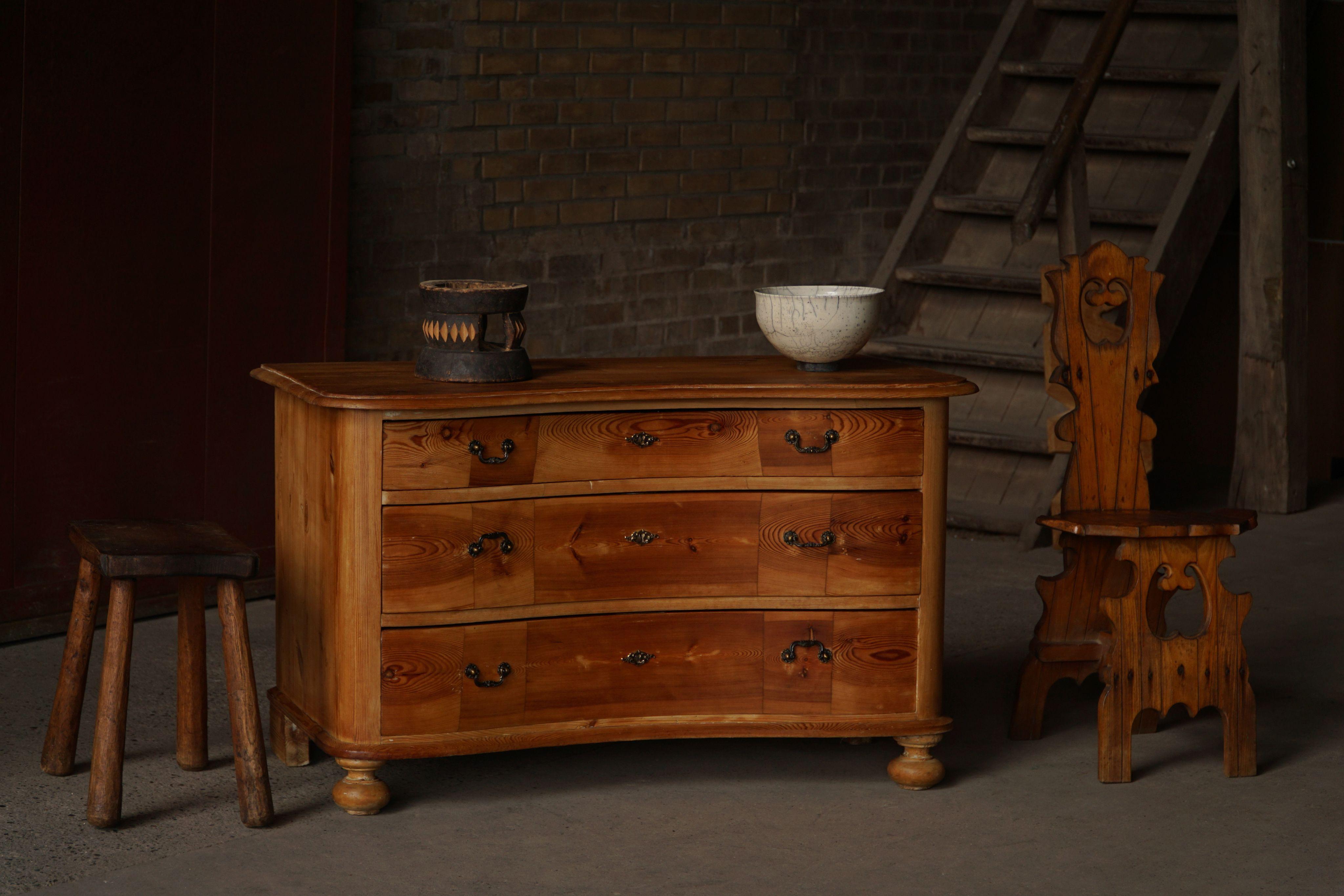 Commode ancienne, fabriquée par un ébéniste danois, fin du 19ème siècle en vente 3