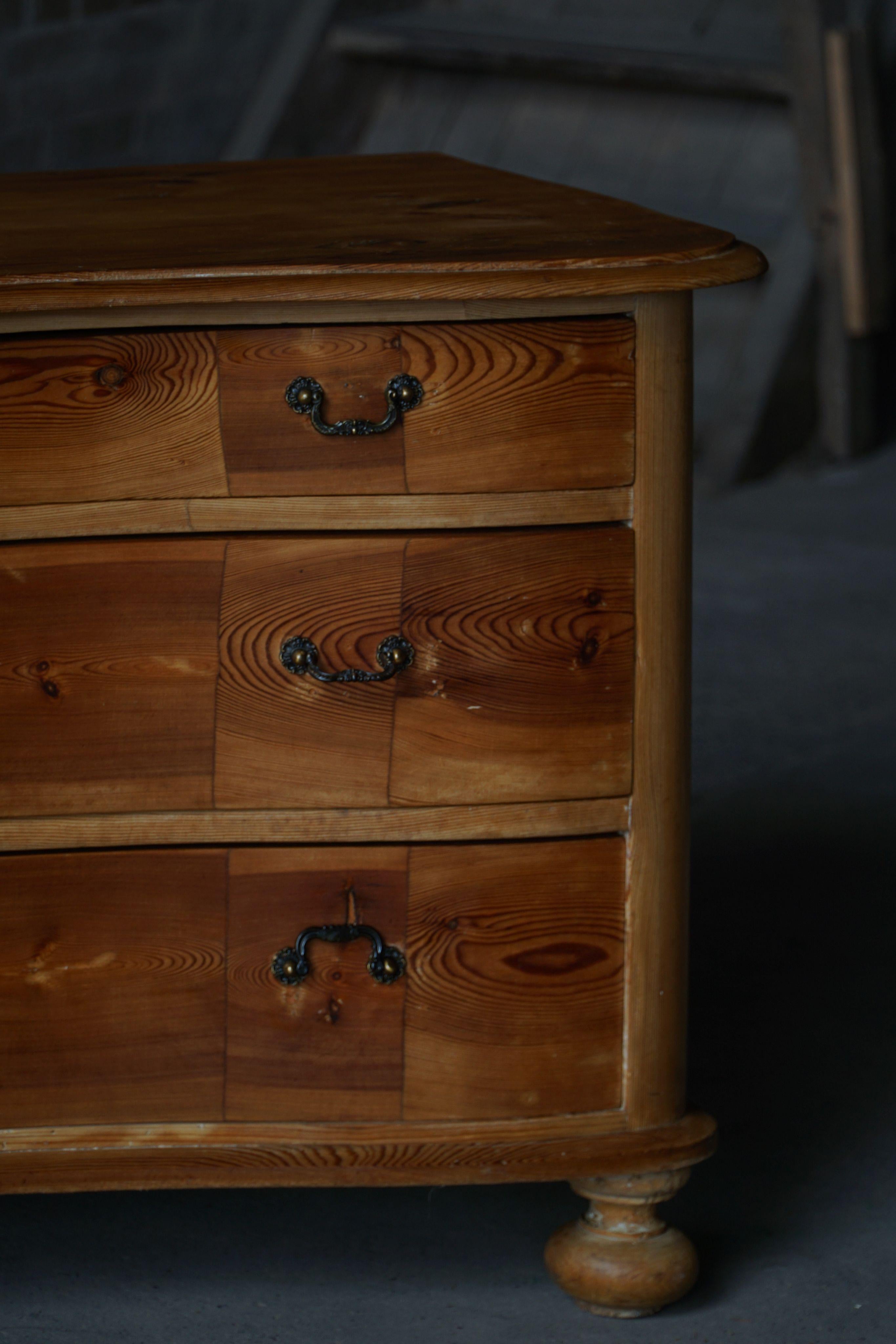 Commode ancienne, fabriquée par un ébéniste danois, fin du 19ème siècle en vente 4