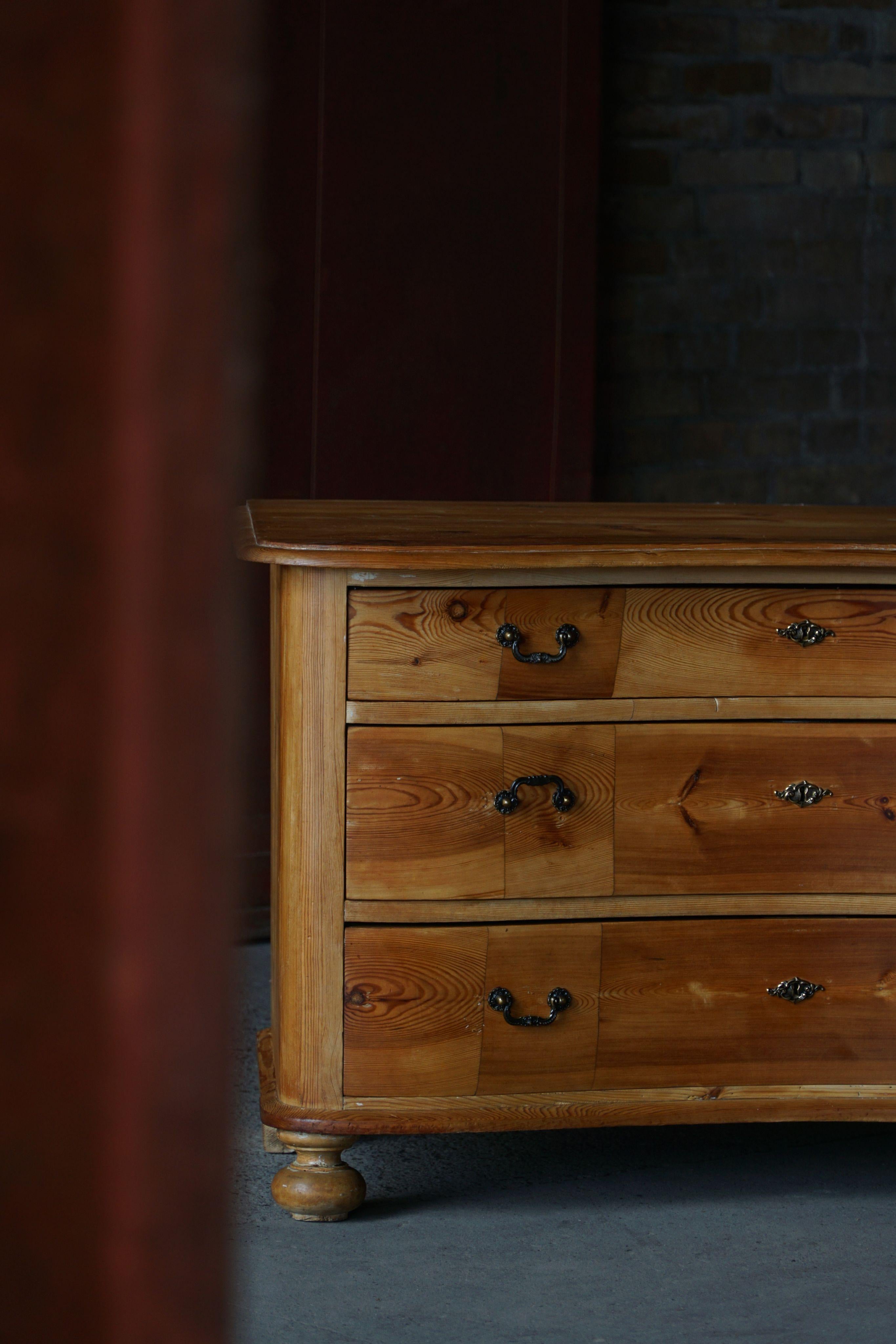 Commode ancienne, fabriquée par un ébéniste danois, fin du 19ème siècle en vente 5