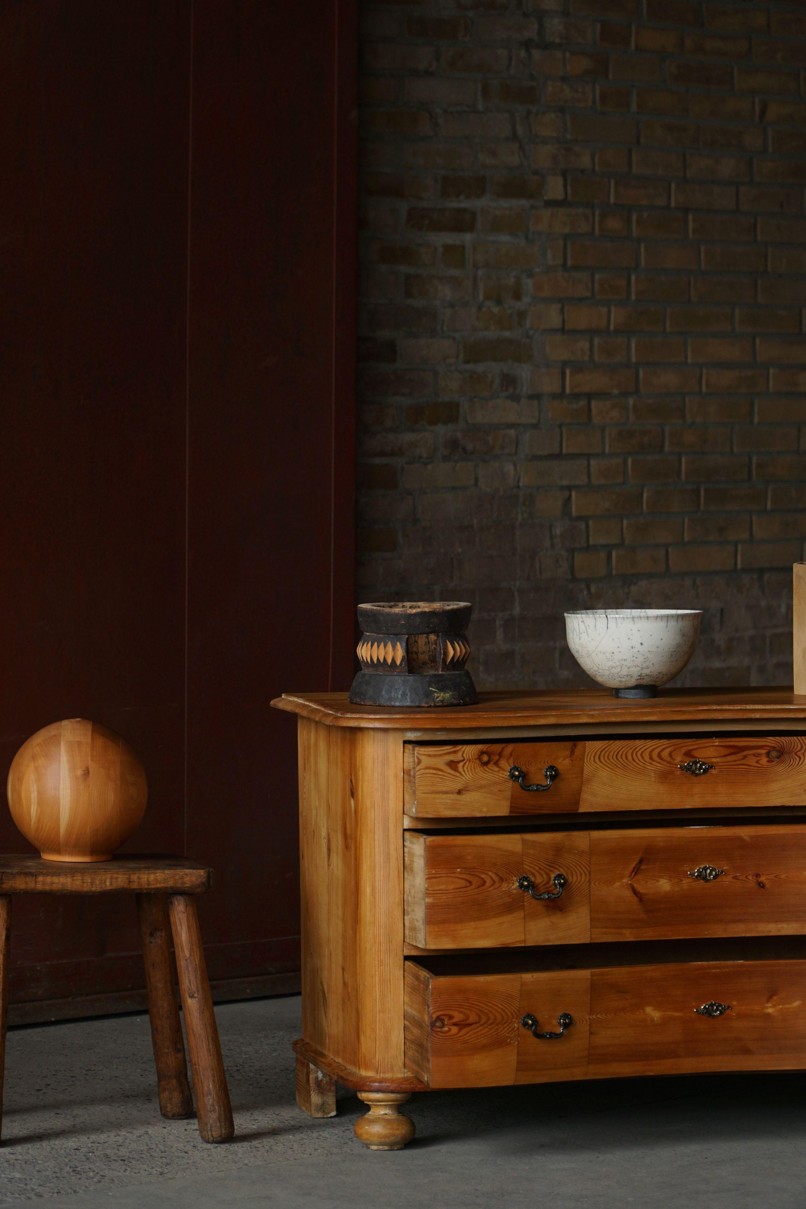 XIXe siècle Commode ancienne, fabriquée par un ébéniste danois, fin du 19ème siècle en vente