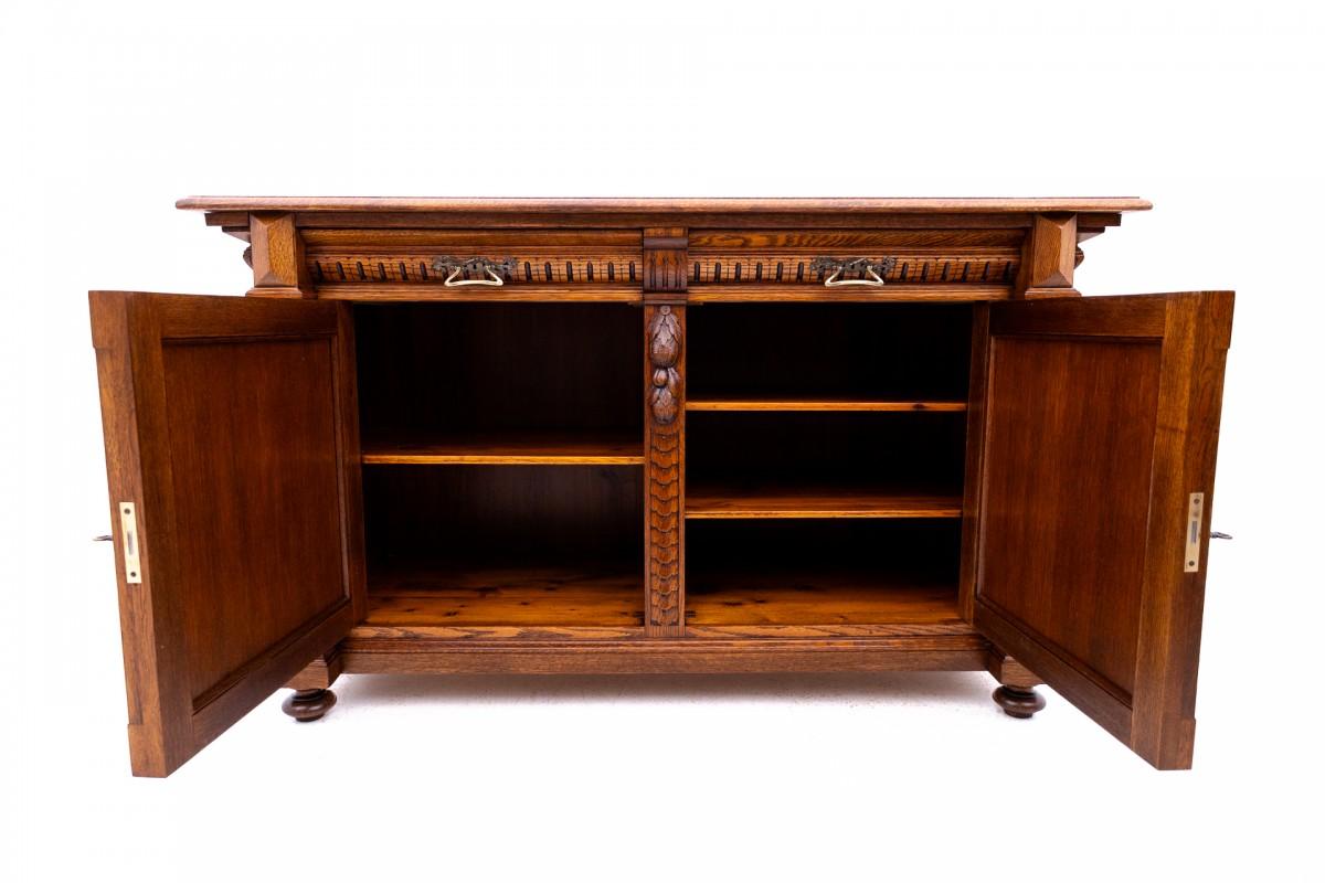 XIXe siècle Commode ancienne, vers 1880, Europe occidentale. en vente