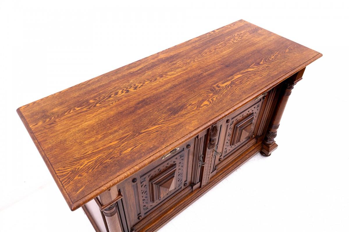 Bois Commode ancienne, vers 1880, Europe occidentale. en vente
