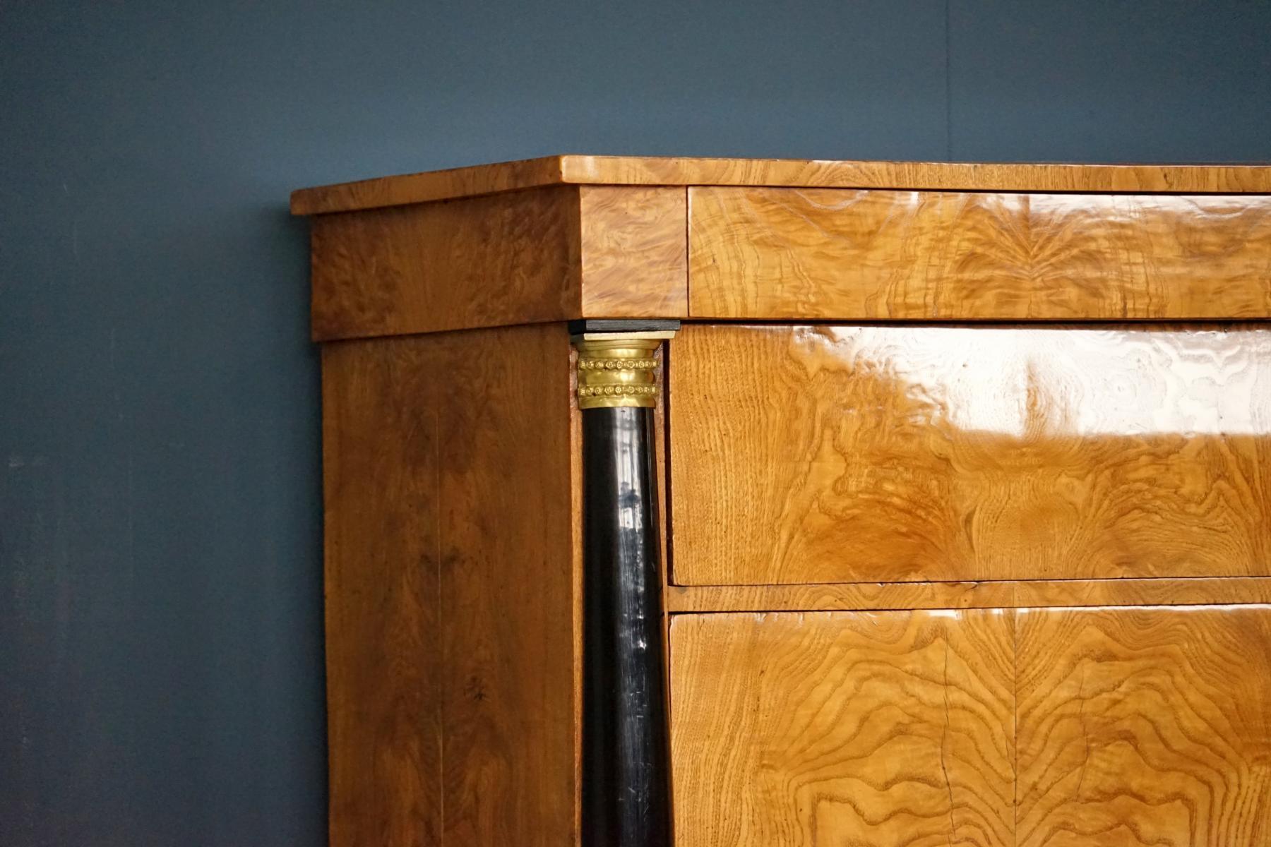 Antique Chest of Drawers, circa 1815, German Biedermeier, Restored In Excellent Condition In Telgte, DE
