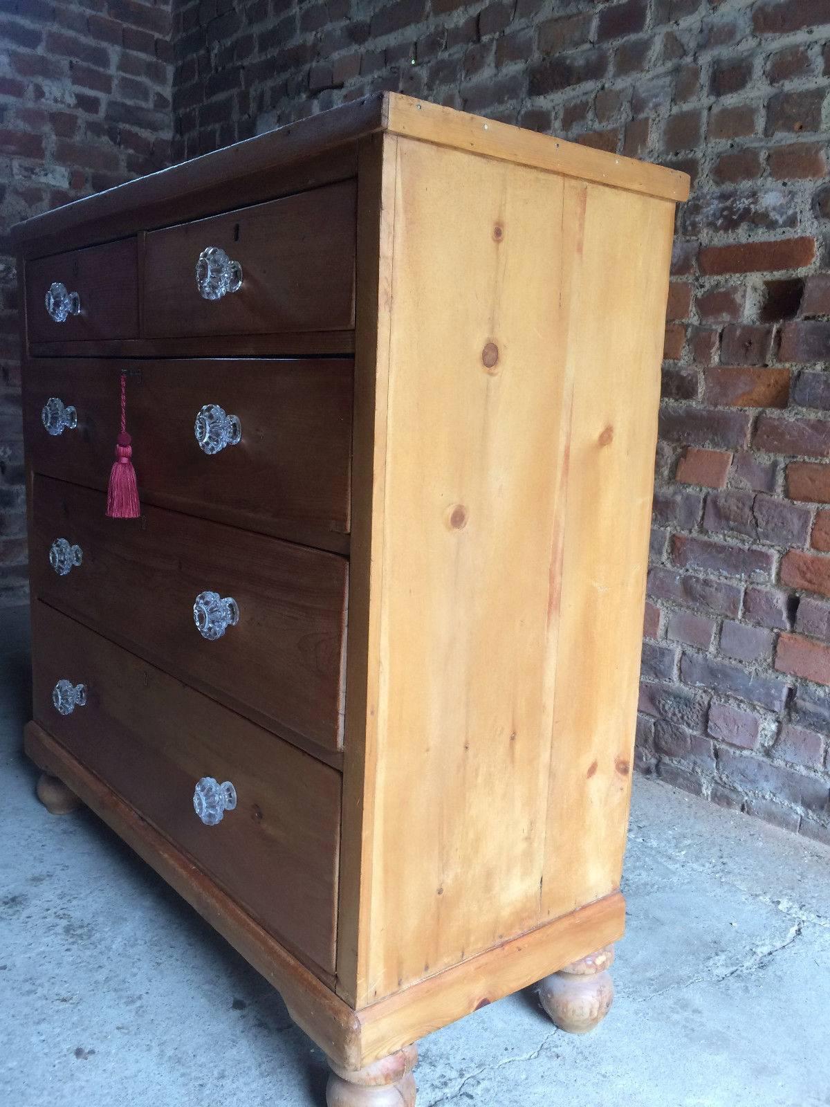Antique Chest of Drawers Dresser Pine Victorian, 19th Century, circa 1850 7